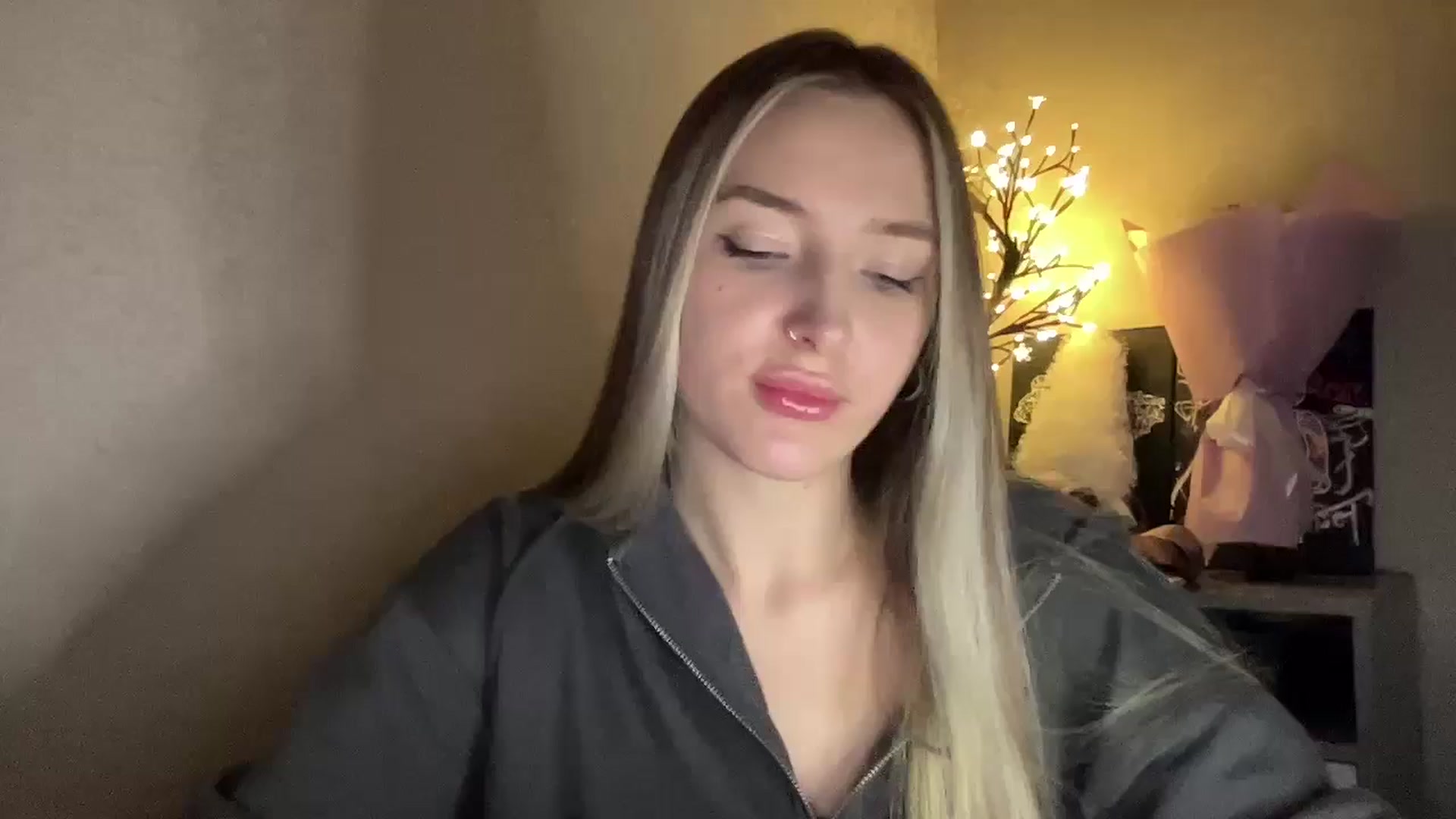 Gallery image thumbnail from My_Diana's myfreecams stream on, 11/24/2024, 22:31 image 16 of 20