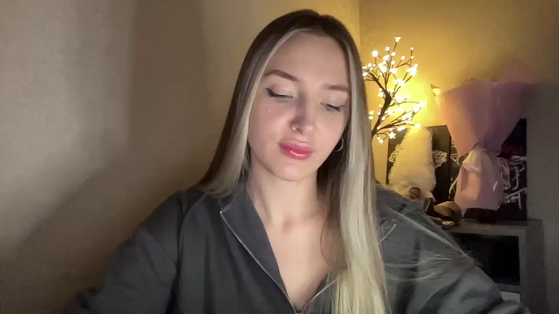 Gallery image thumbnail from My_Diana's myfreecams stream on, 11/24/2024, 22:31 image 6 of 20