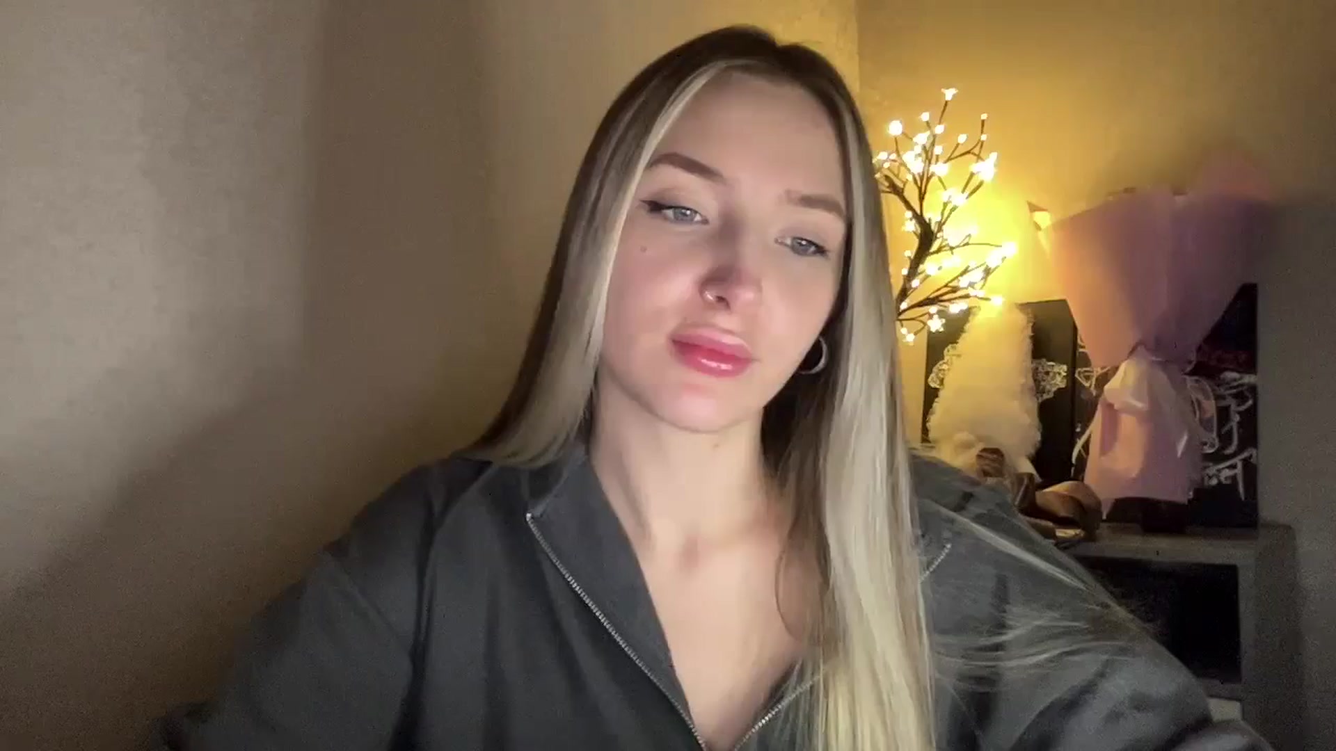 Gallery image thumbnail from My_Diana's myfreecams stream on, 11/24/2024, 22:31 image 2 of 20