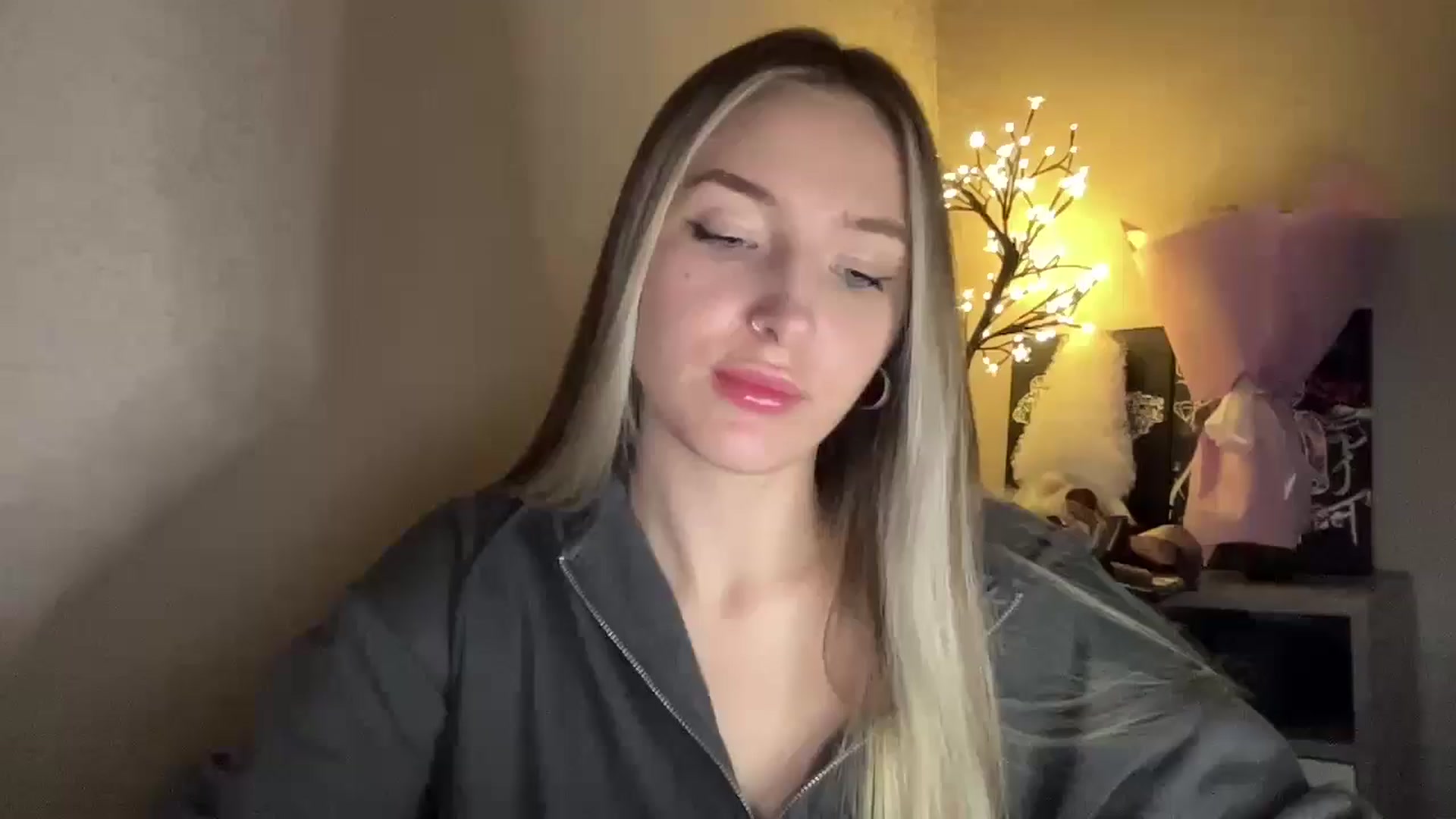 Gallery image thumbnail from My_Diana's myfreecams stream on, 11/24/2024, 22:31 image 4 of 20