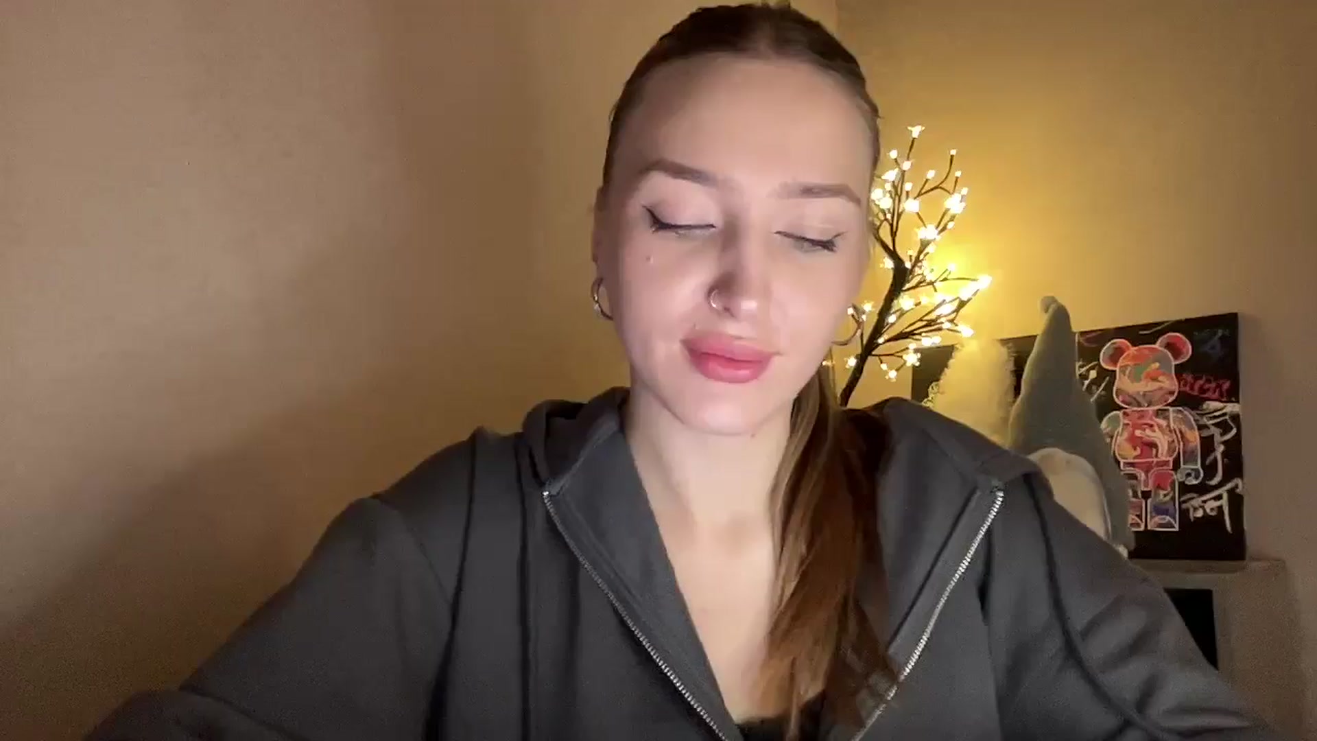 Gallery image thumbnail from My_Diana's myfreecams stream on, 11/28/2024, 16:01 image 9 of 20