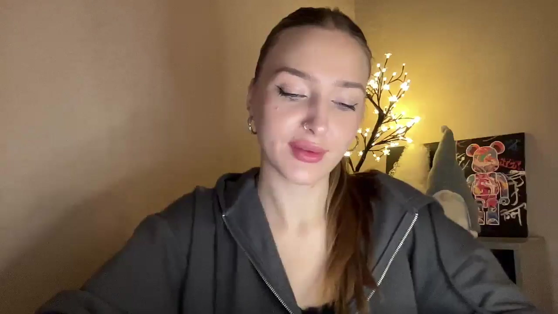 Gallery image thumbnail from My_Diana's myfreecams stream on, 11/28/2024, 16:01 image 7 of 20