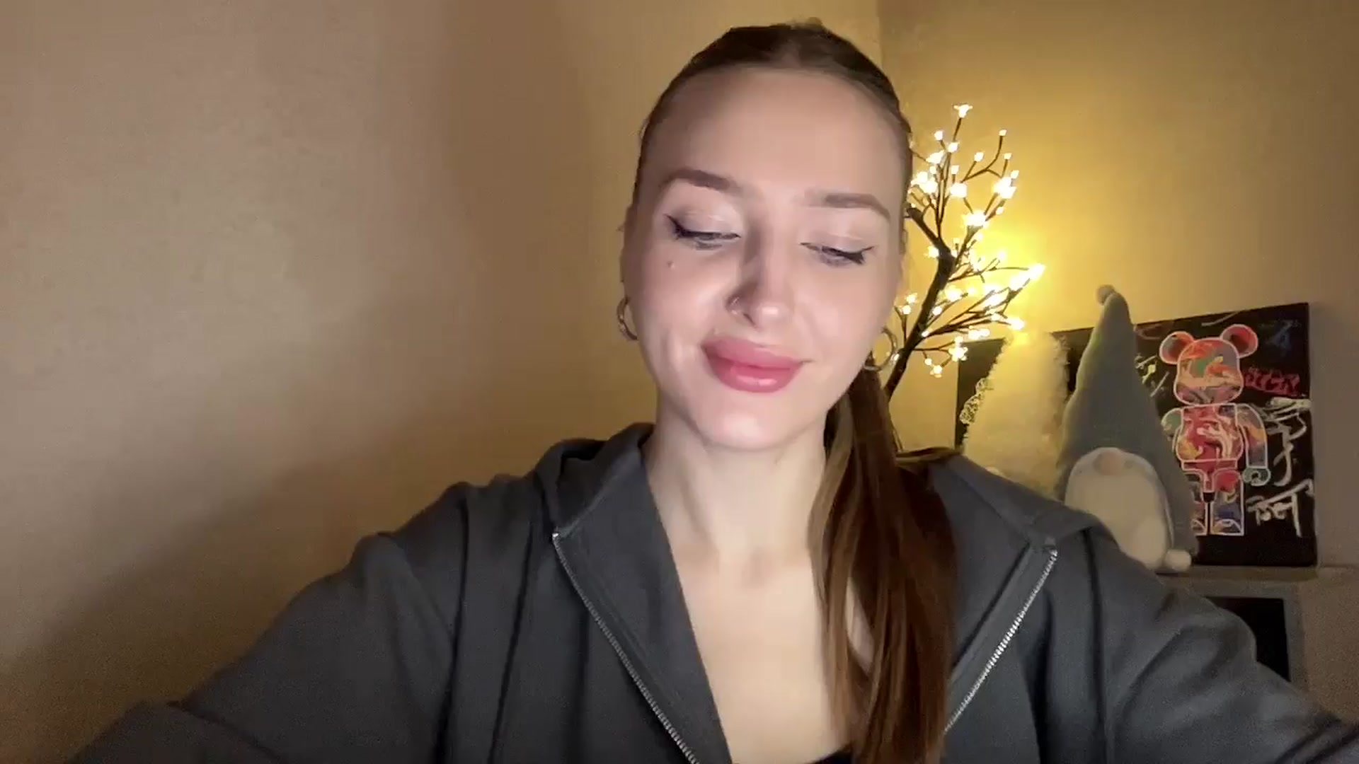 Gallery image thumbnail from My_Diana's myfreecams stream on, 11/28/2024, 16:01 image 15 of 20