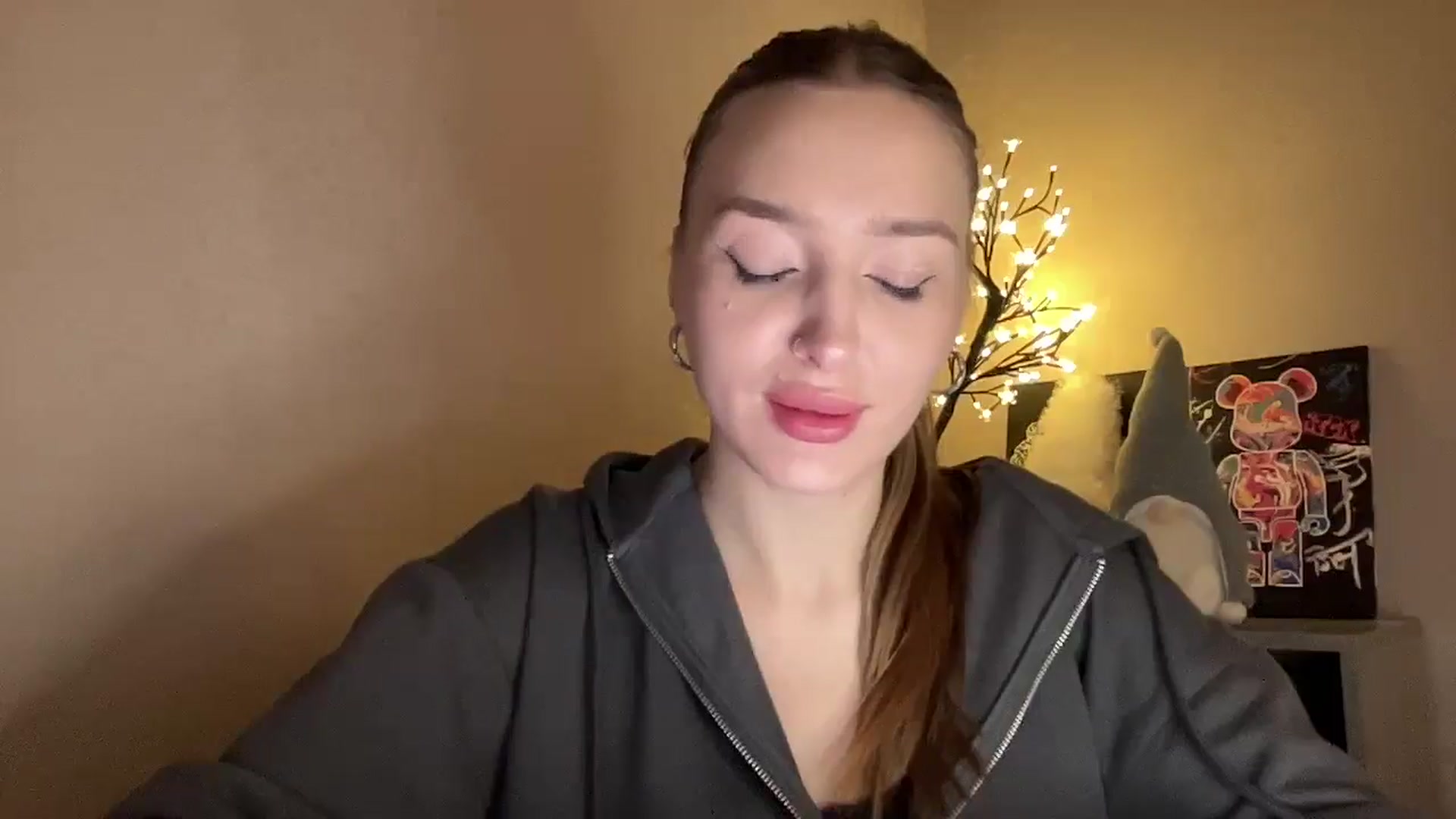 Gallery image thumbnail from My_Diana's myfreecams stream on, 11/28/2024, 16:01 image 10 of 20