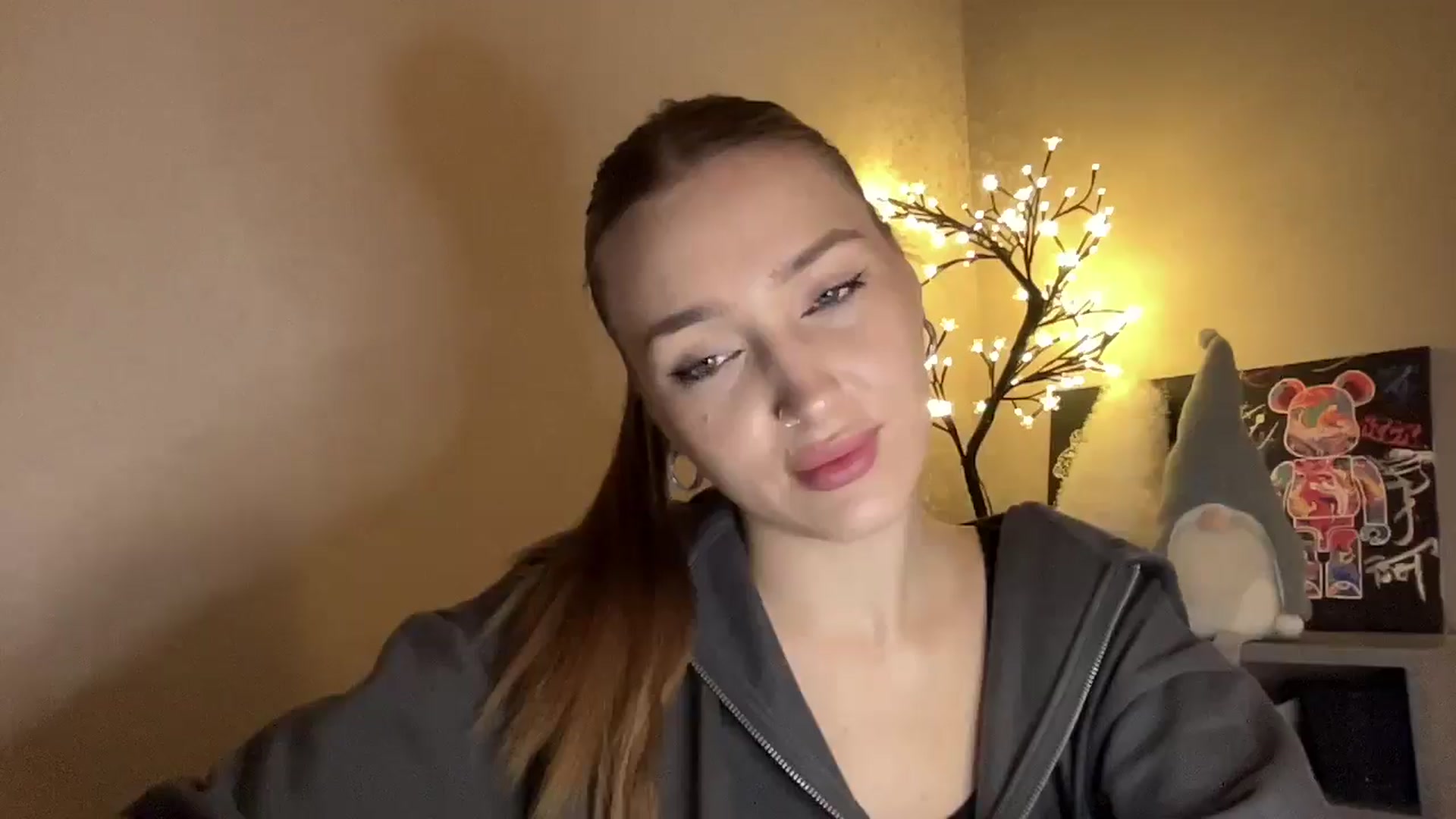 Gallery image thumbnail from My_Diana's myfreecams stream on, 11/28/2024, 17:02 image 14 of 20