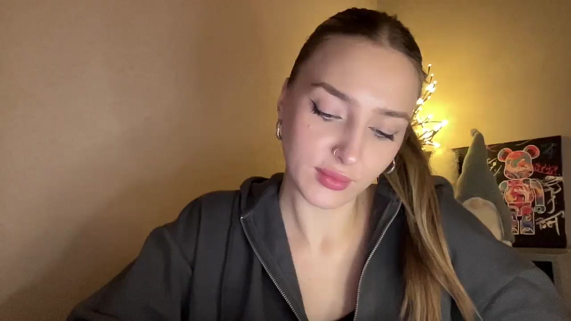 Gallery image thumbnail from My_Diana's myfreecams stream on, 11/28/2024, 17:02 image 17 of 20