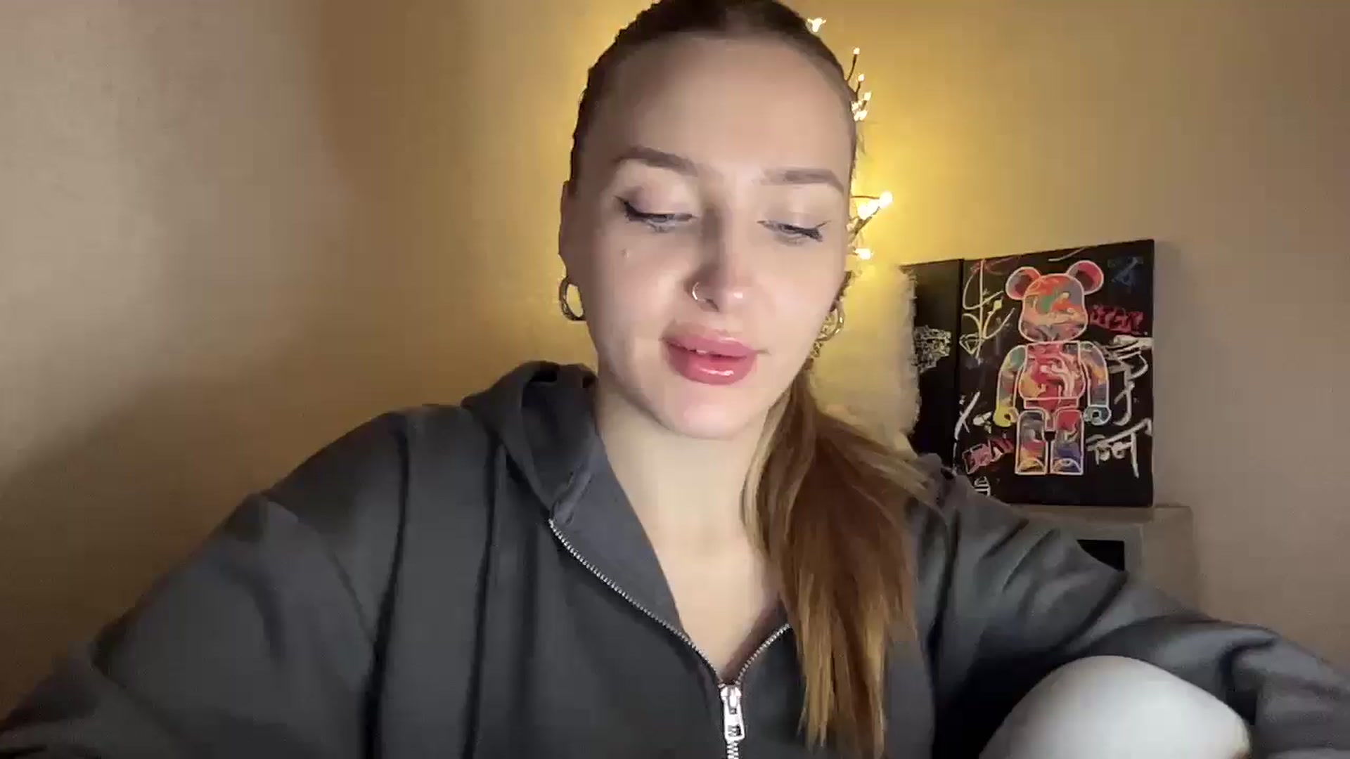 Gallery image thumbnail from My_Diana's myfreecams stream on, 11/28/2024, 20:23 image 18 of 20