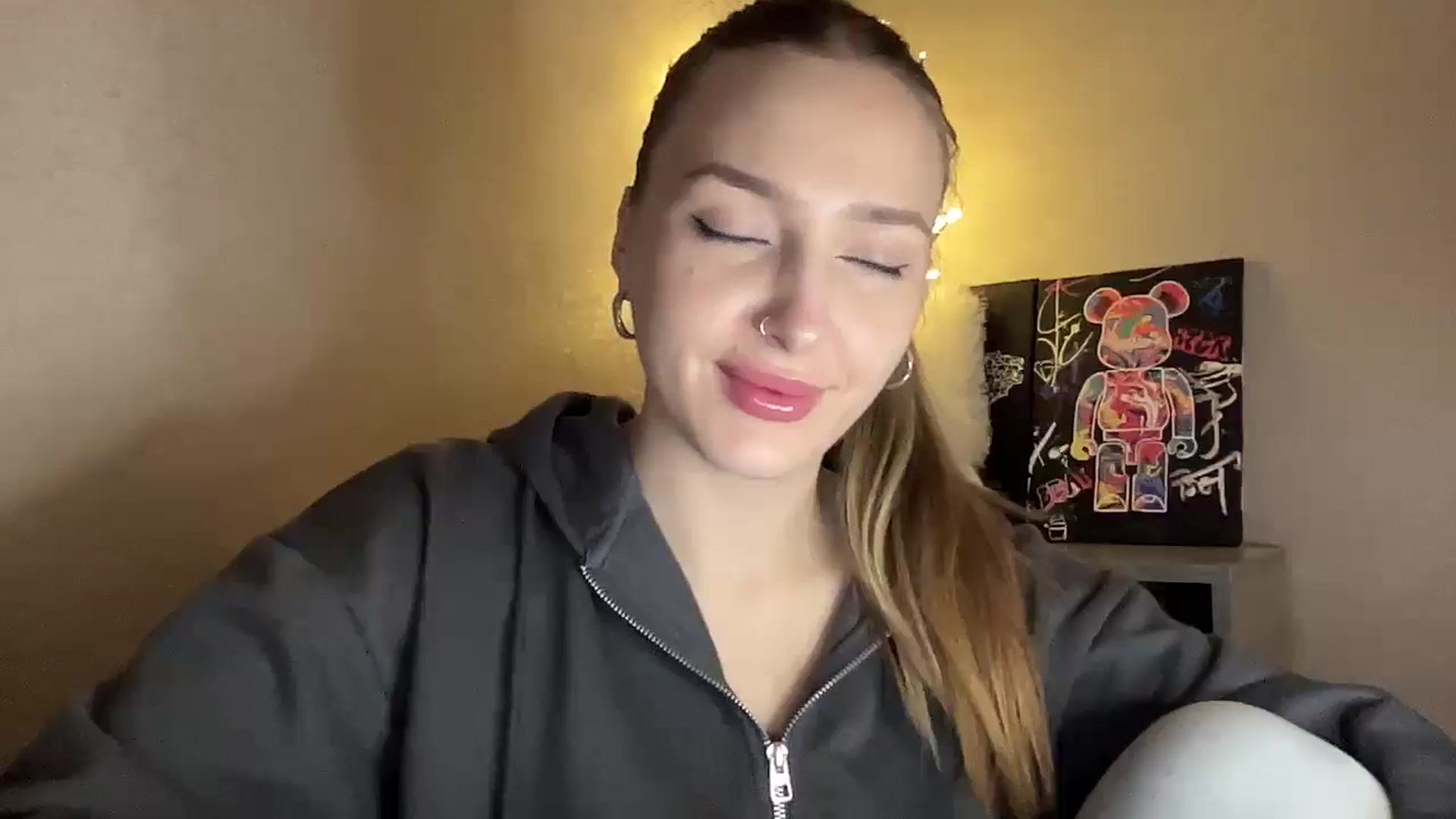 Gallery image thumbnail from My_Diana's myfreecams stream on, 11/28/2024, 20:23 image 14 of 20