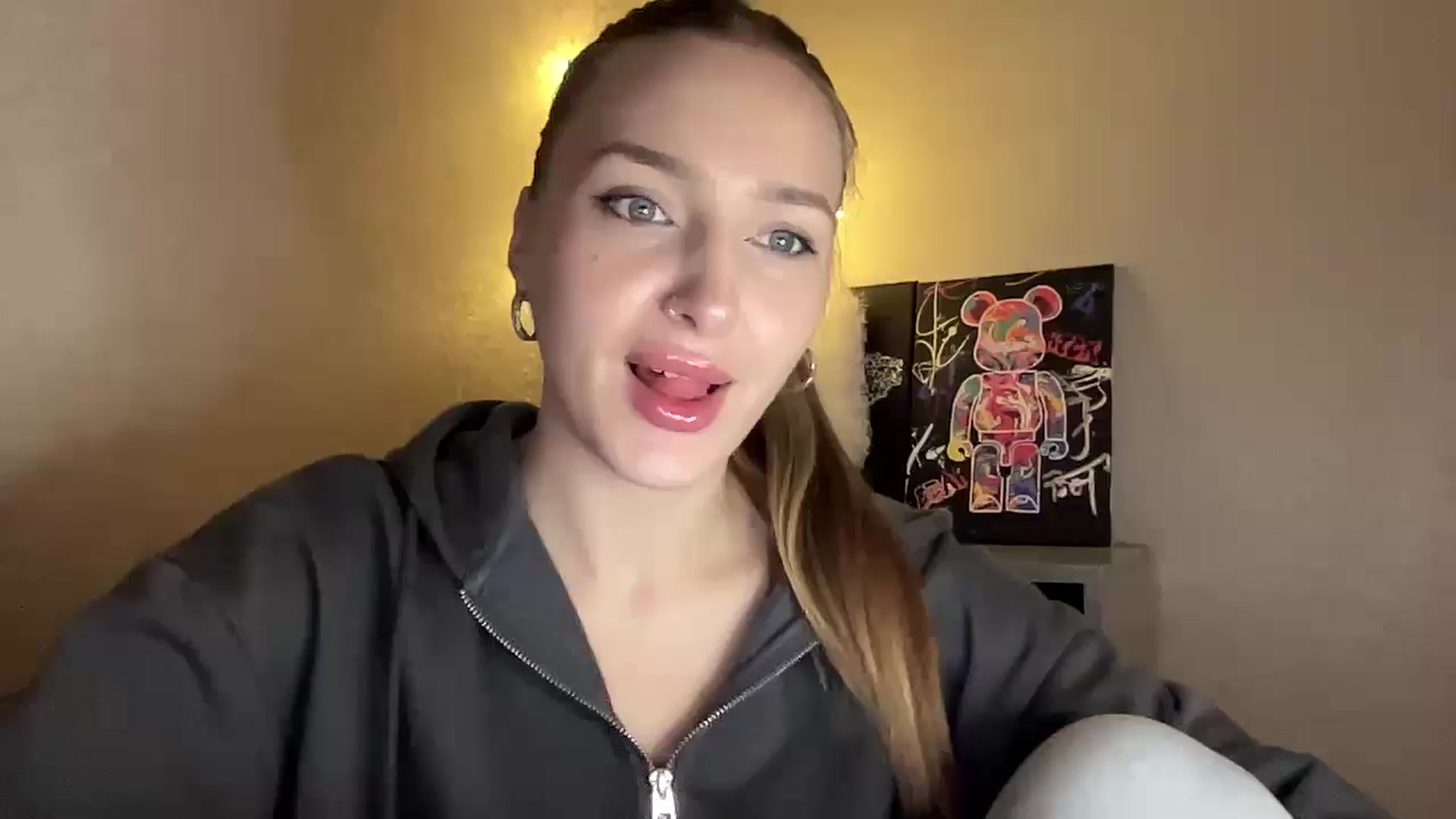 Gallery image thumbnail from My_Diana's myfreecams stream on, 11/28/2024, 20:23 image 9 of 20