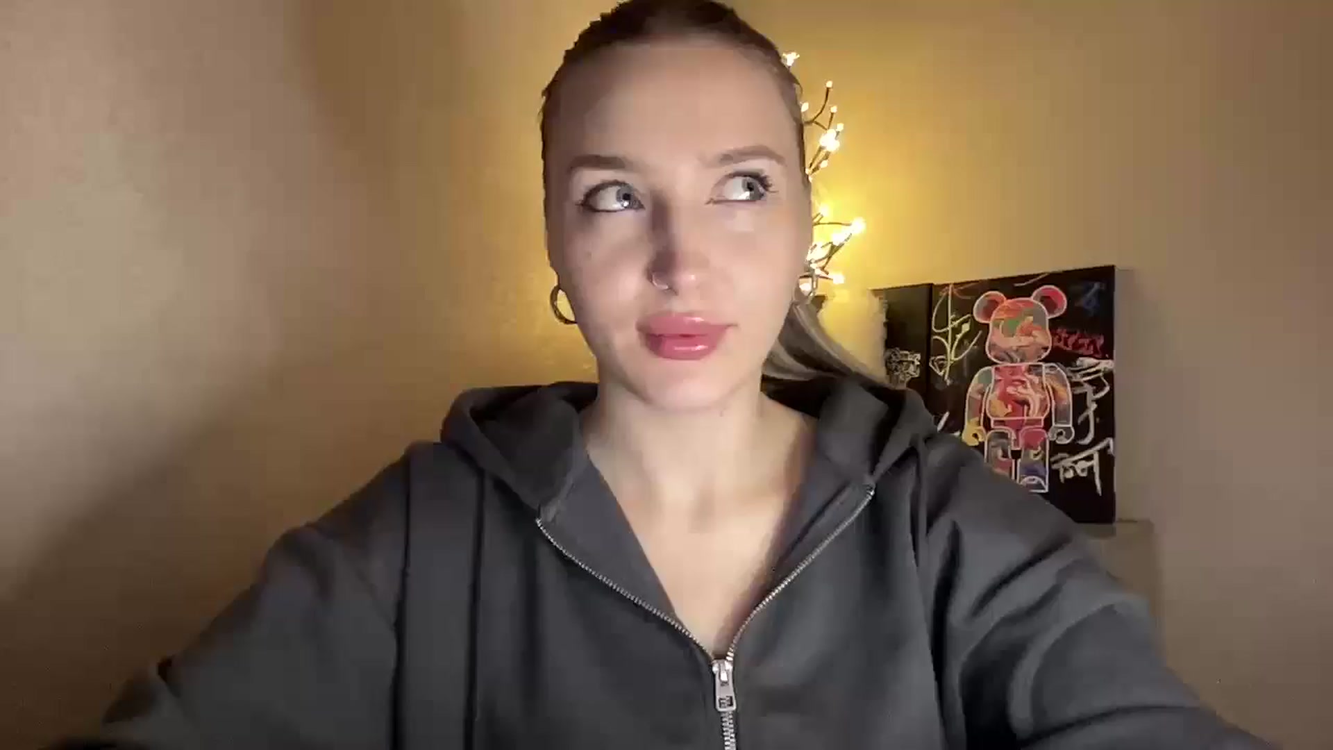 Gallery image thumbnail from My_Diana's myfreecams stream on, 11/28/2024, 20:34 image 14 of 20
