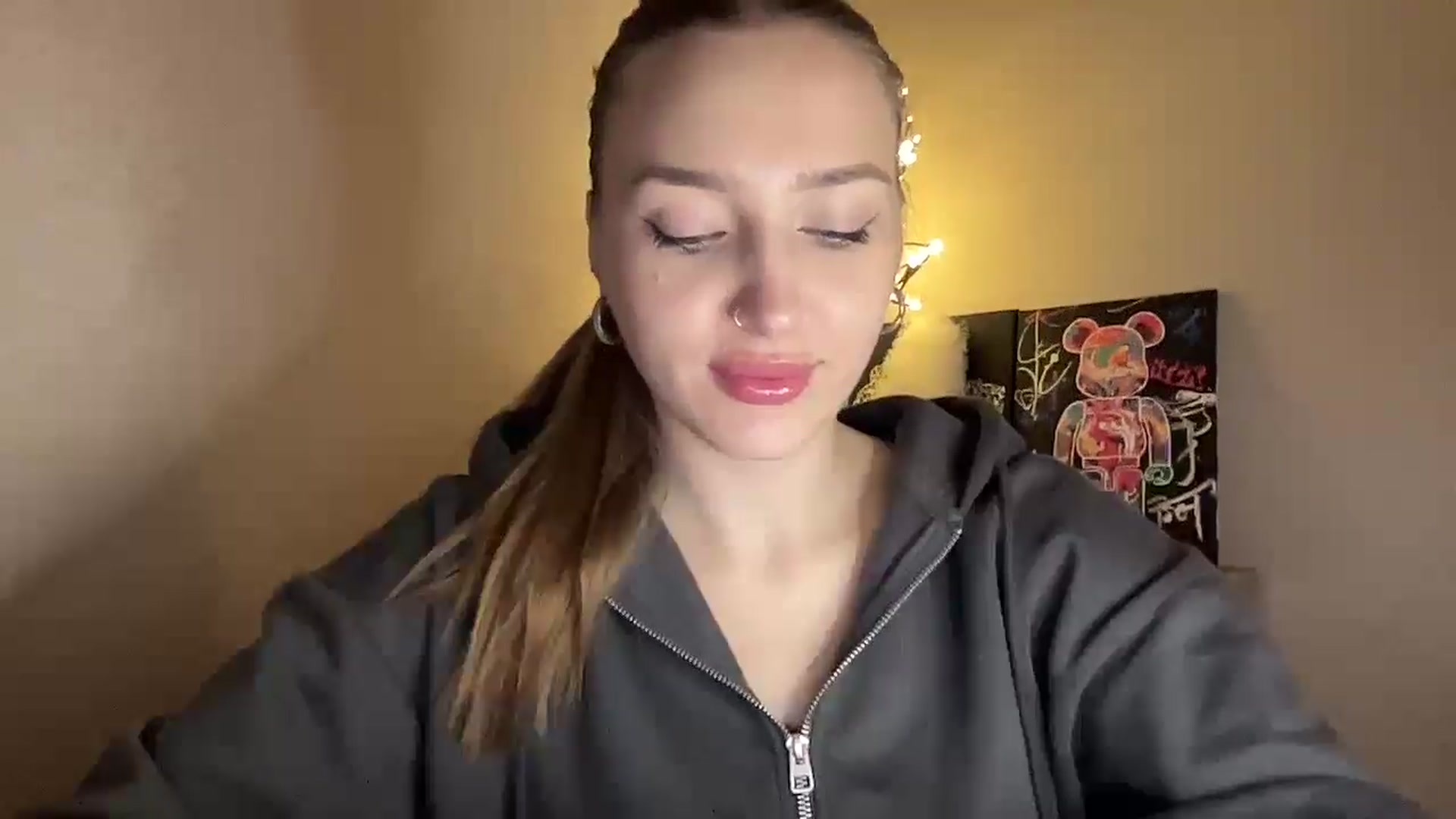 Gallery image thumbnail from My_Diana's myfreecams stream on, 11/28/2024, 20:34 image 9 of 20