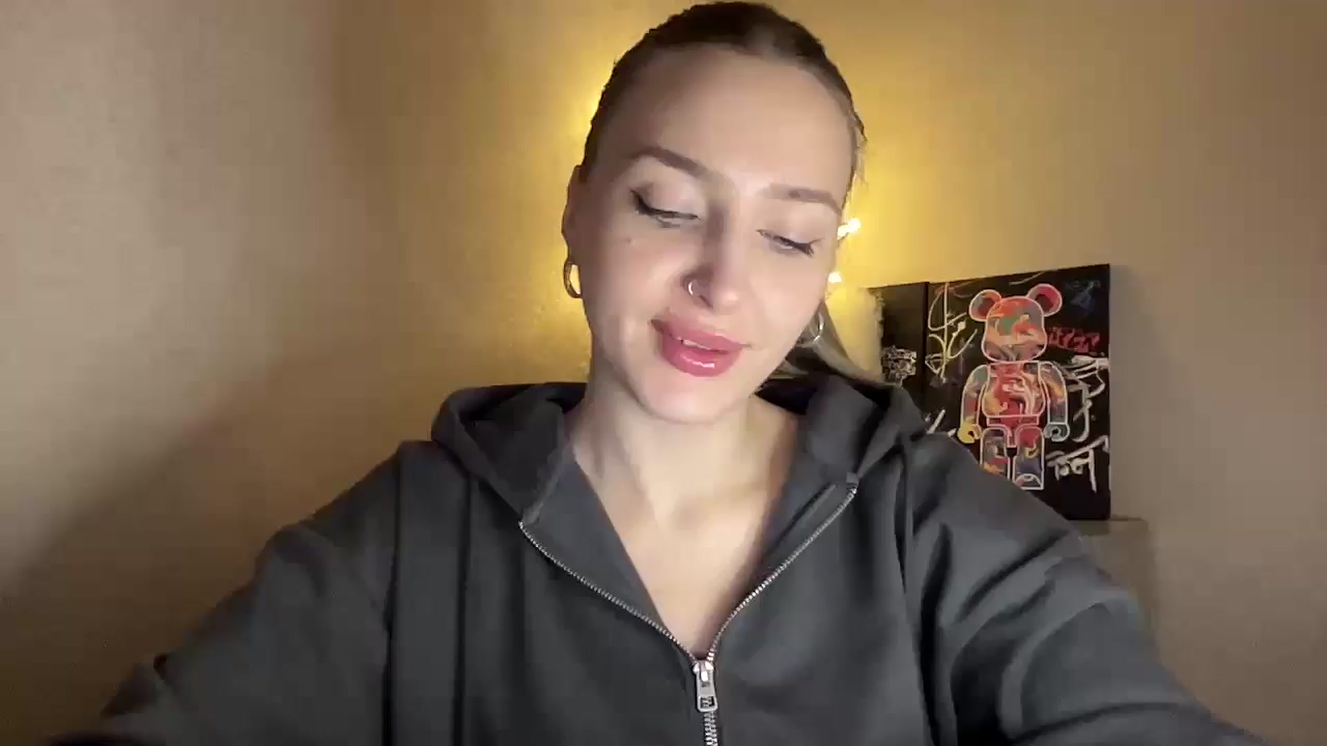 Gallery image thumbnail from My_Diana's myfreecams stream on, 11/28/2024, 20:34 image 12 of 20