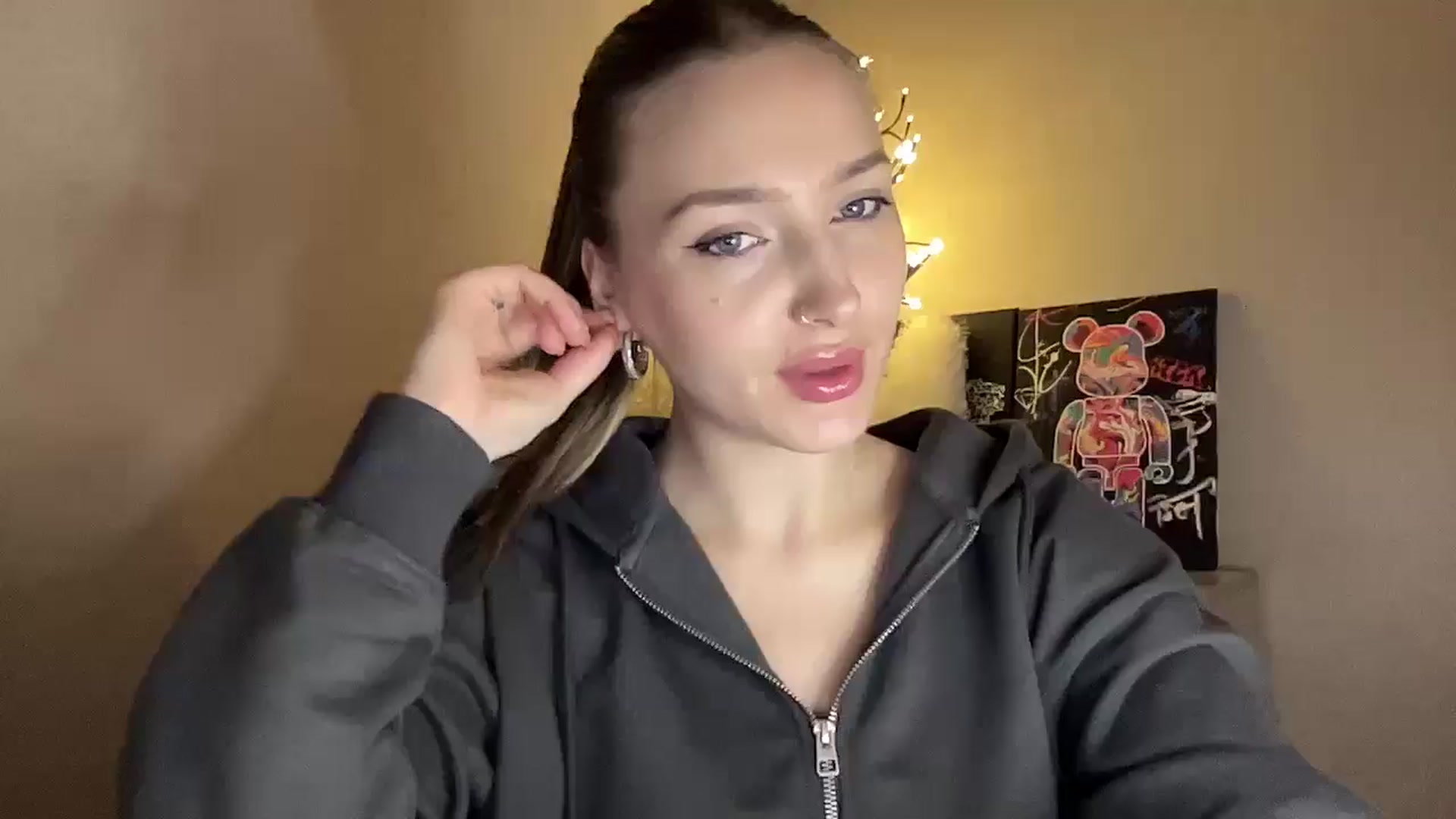 Gallery image thumbnail from My_Diana's myfreecams stream on, 11/28/2024, 20:34 image 17 of 20