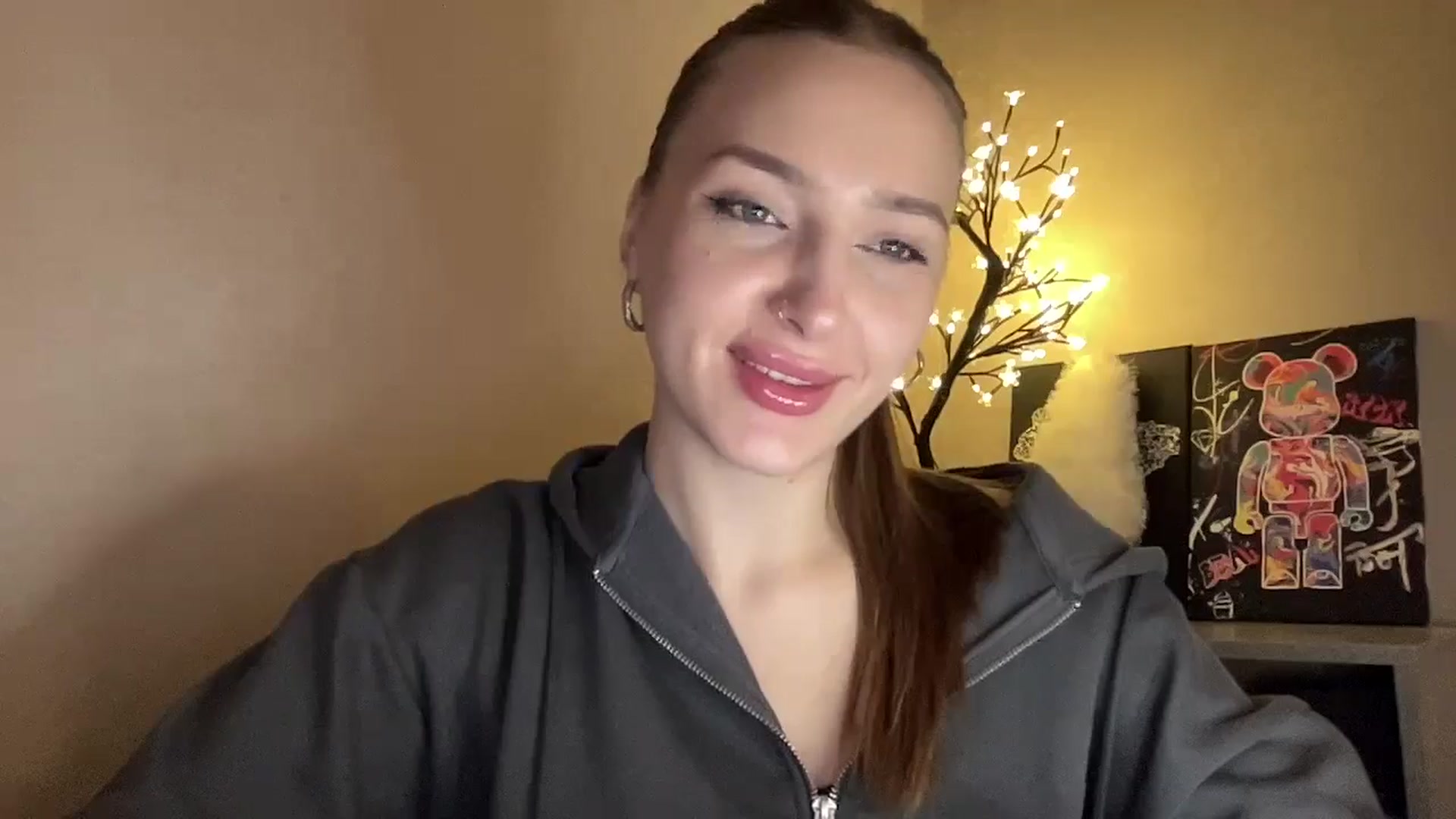 Gallery image thumbnail from My_Diana's myfreecams stream on, 11/28/2024, 21:42 image 11 of 20