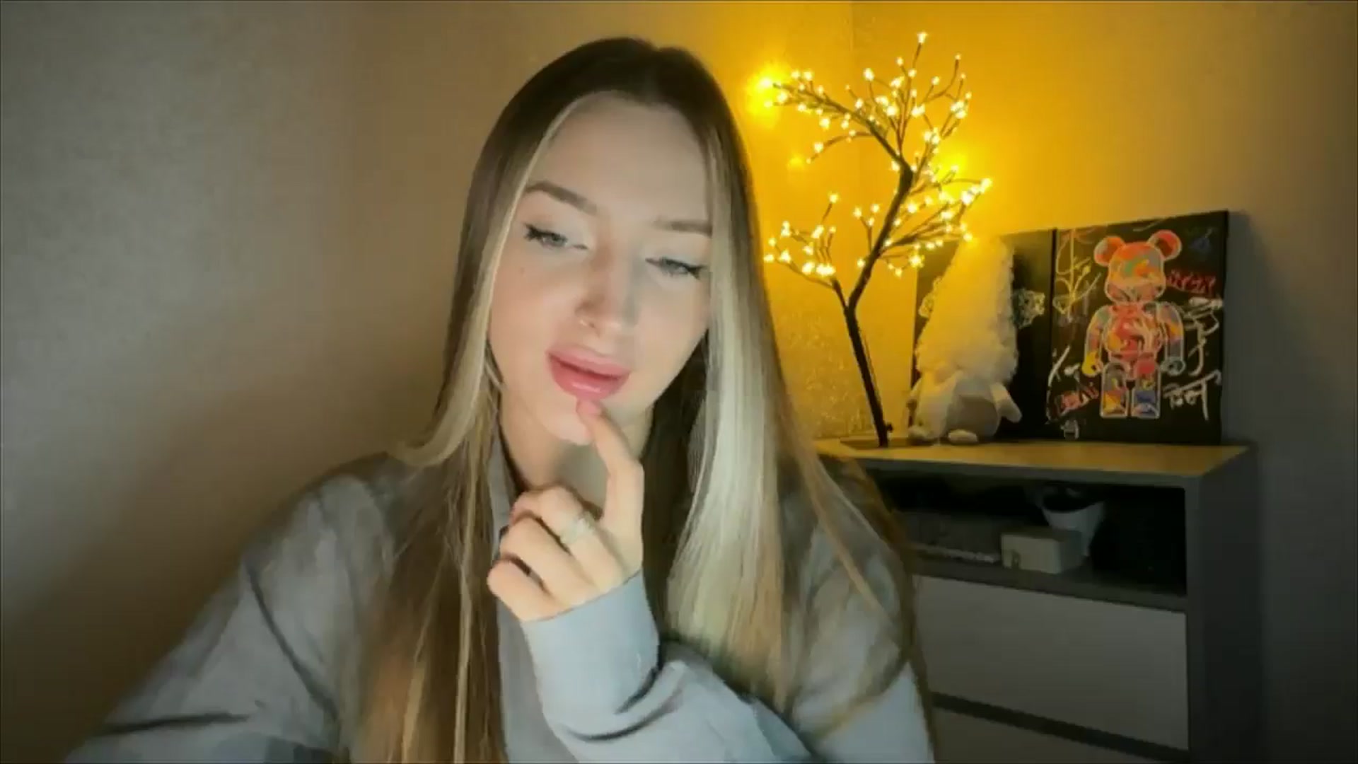 Gallery image thumbnail from My_Diana's myfreecams stream on, 11/29/2024, 14:01 image 18 of 20