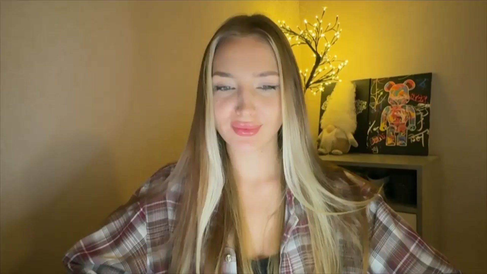 Gallery image thumbnail from My_Diana's myfreecams stream on, 11/29/2024, 22:27 image 1 of 20