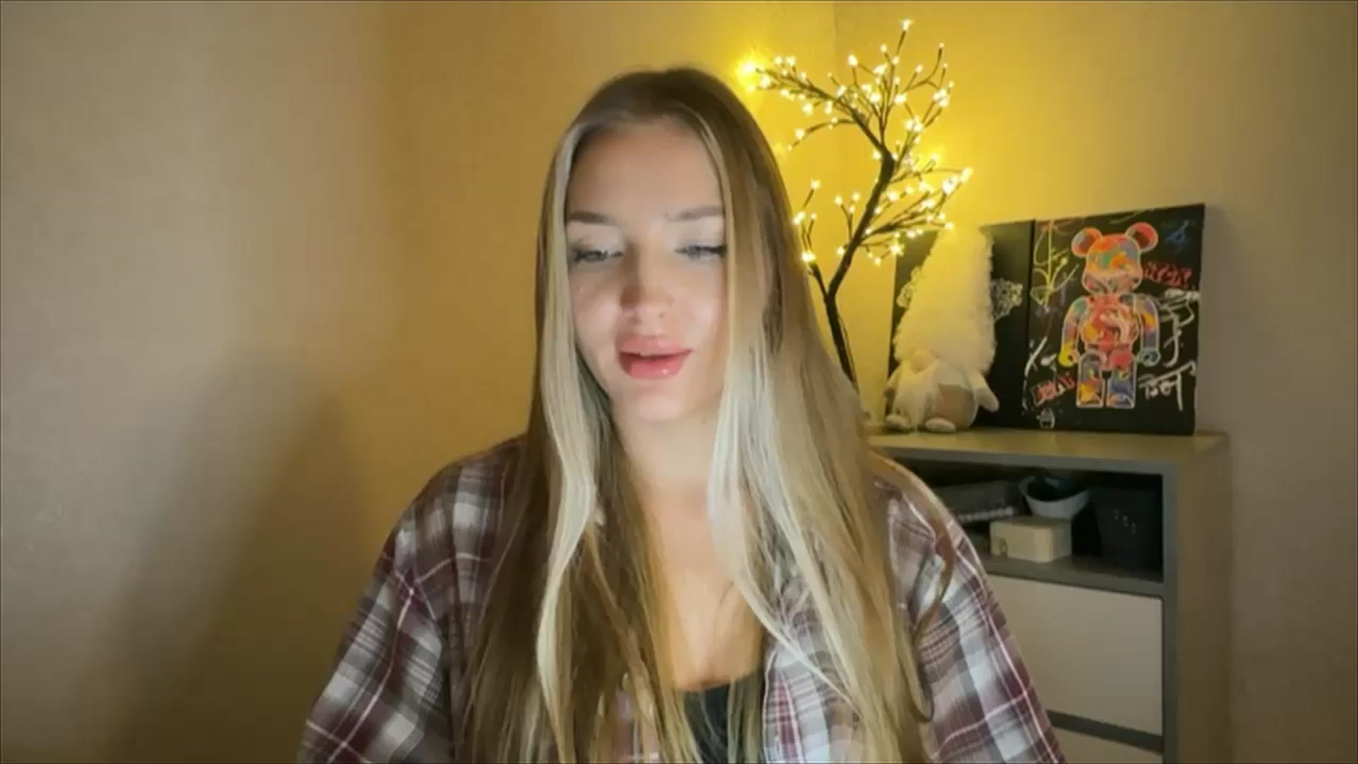 Gallery image thumbnail from My_Diana's myfreecams stream on, 11/29/2024, 22:27 image 11 of 20