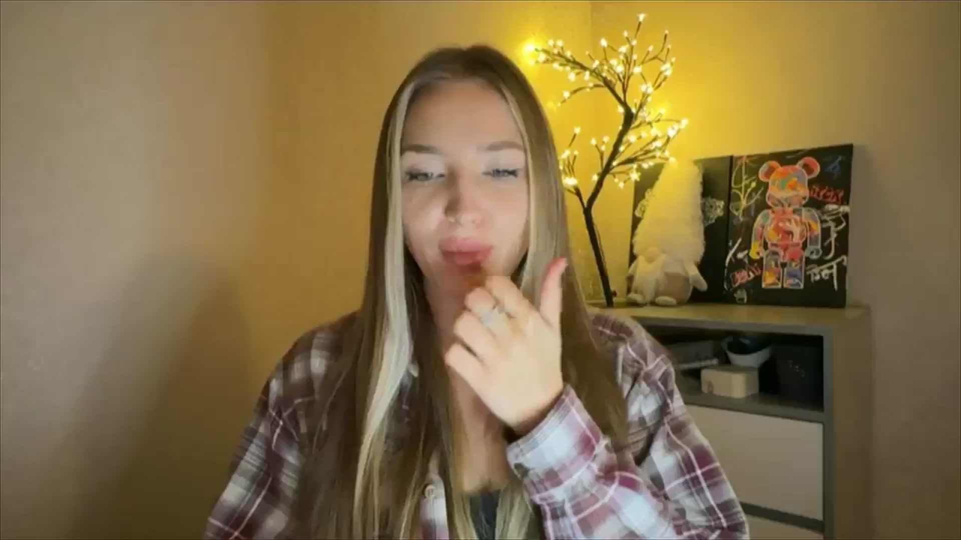 Gallery image thumbnail from My_Diana's myfreecams stream on, 11/29/2024, 22:27 image 19 of 20