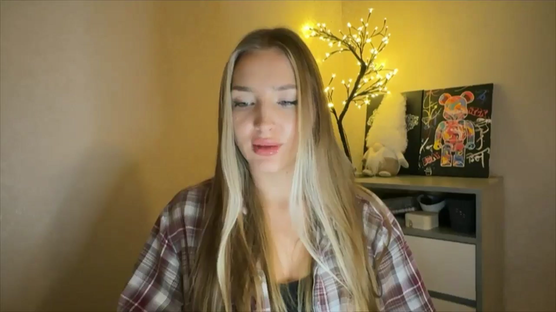 Gallery image thumbnail from My_Diana's myfreecams stream on, 11/29/2024, 22:27 image 13 of 20