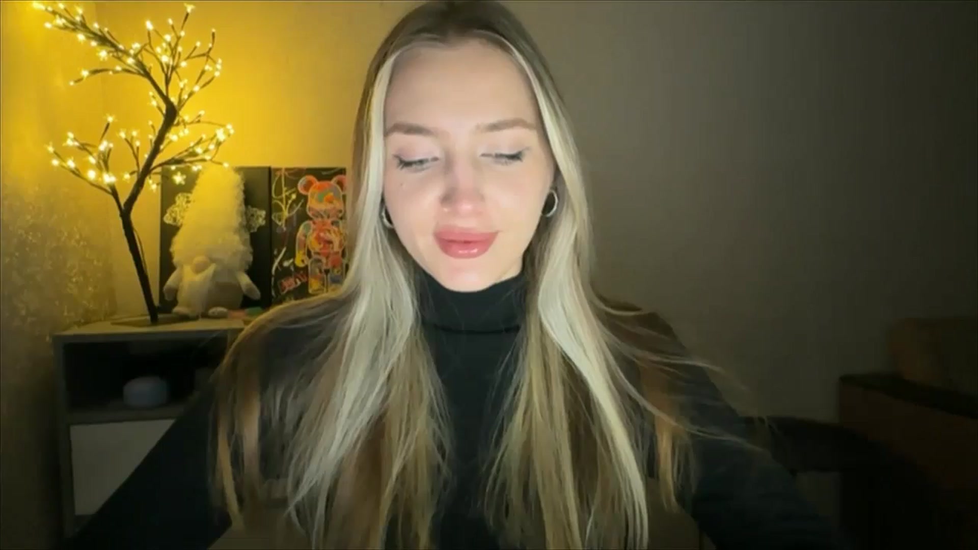 Gallery image thumbnail from My_Diana's myfreecams stream on, 11/30/2024, 22:29 image 15 of 20