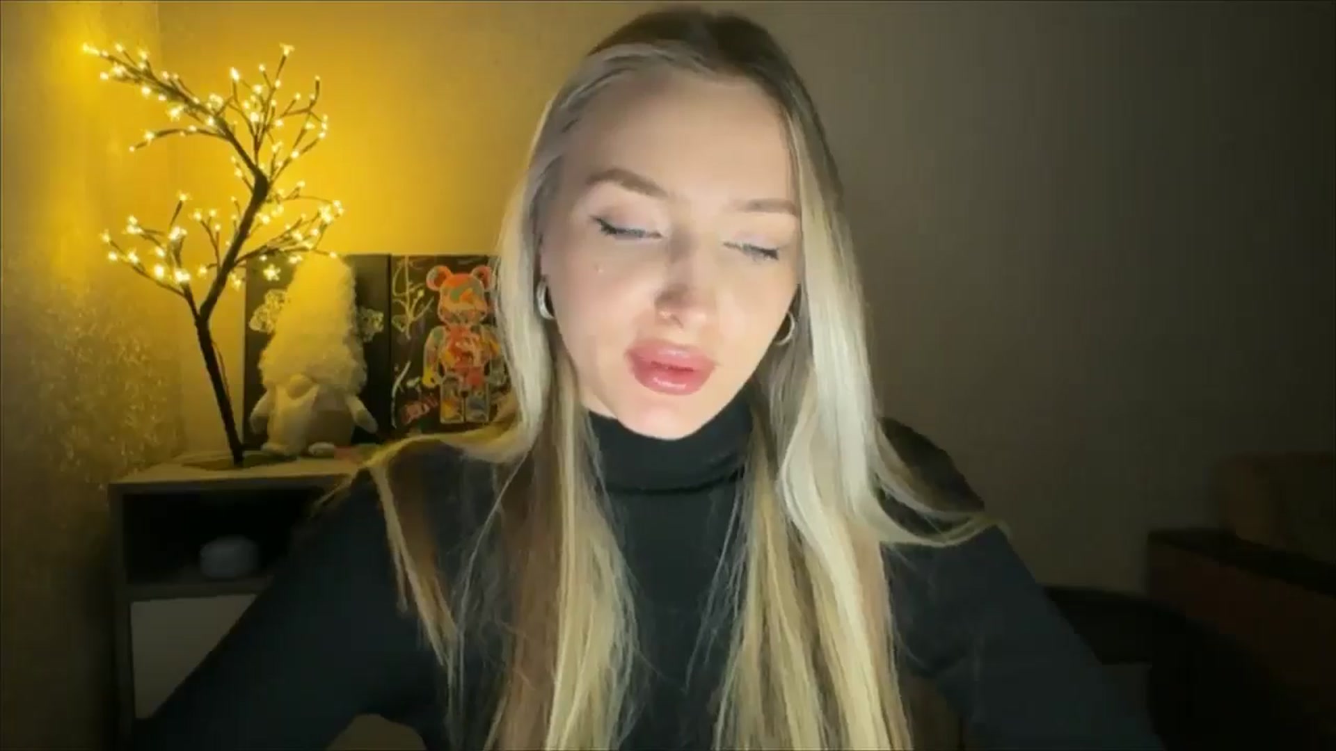 Gallery image thumbnail from My_Diana's myfreecams stream on, 11/30/2024, 22:29 image 3 of 20
