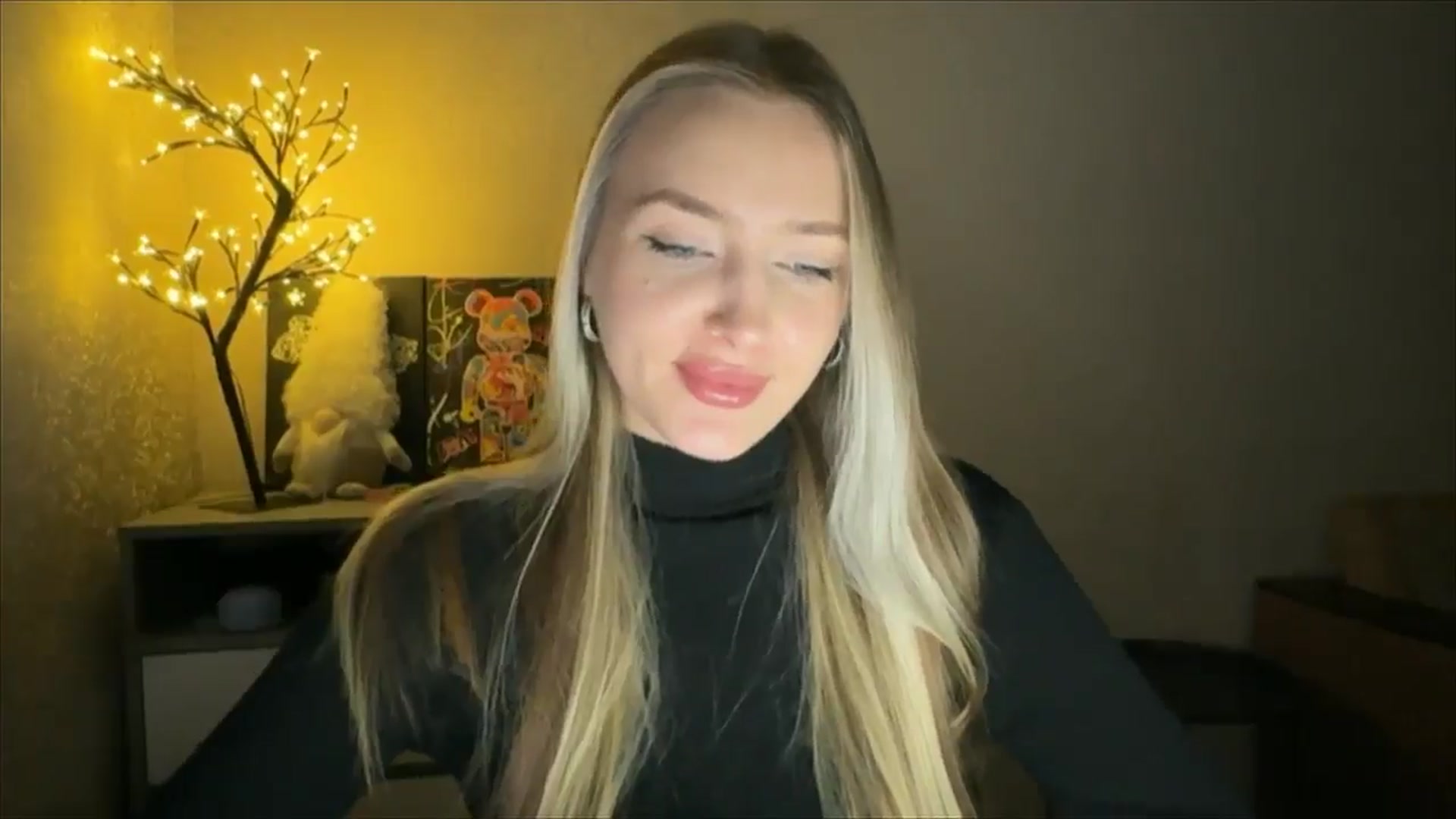Gallery image thumbnail from My_Diana's myfreecams stream on, 11/30/2024, 22:29 image 8 of 20