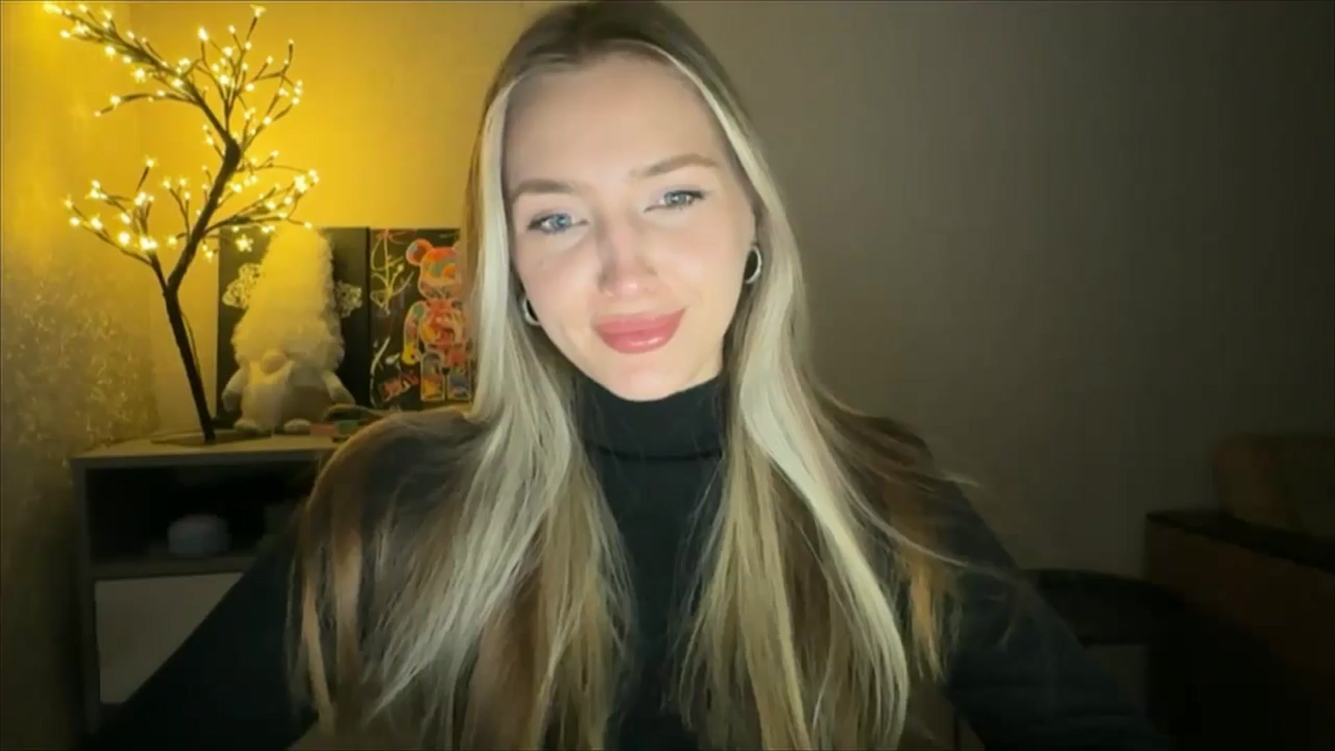 Gallery image thumbnail from My_Diana's myfreecams stream on, 11/30/2024, 22:29 image 14 of 20