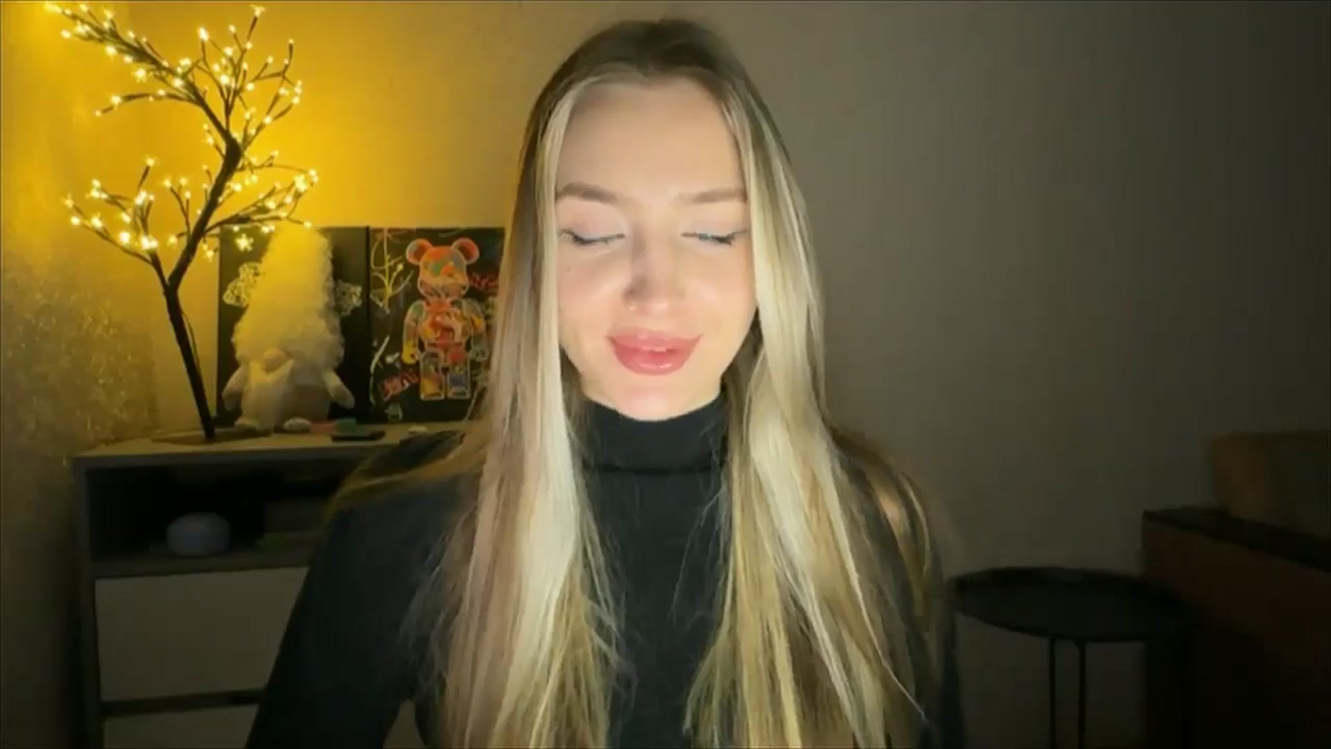 Gallery image thumbnail from My_Diana's myfreecams stream on, 11/30/2024, 22:50 image 7 of 20