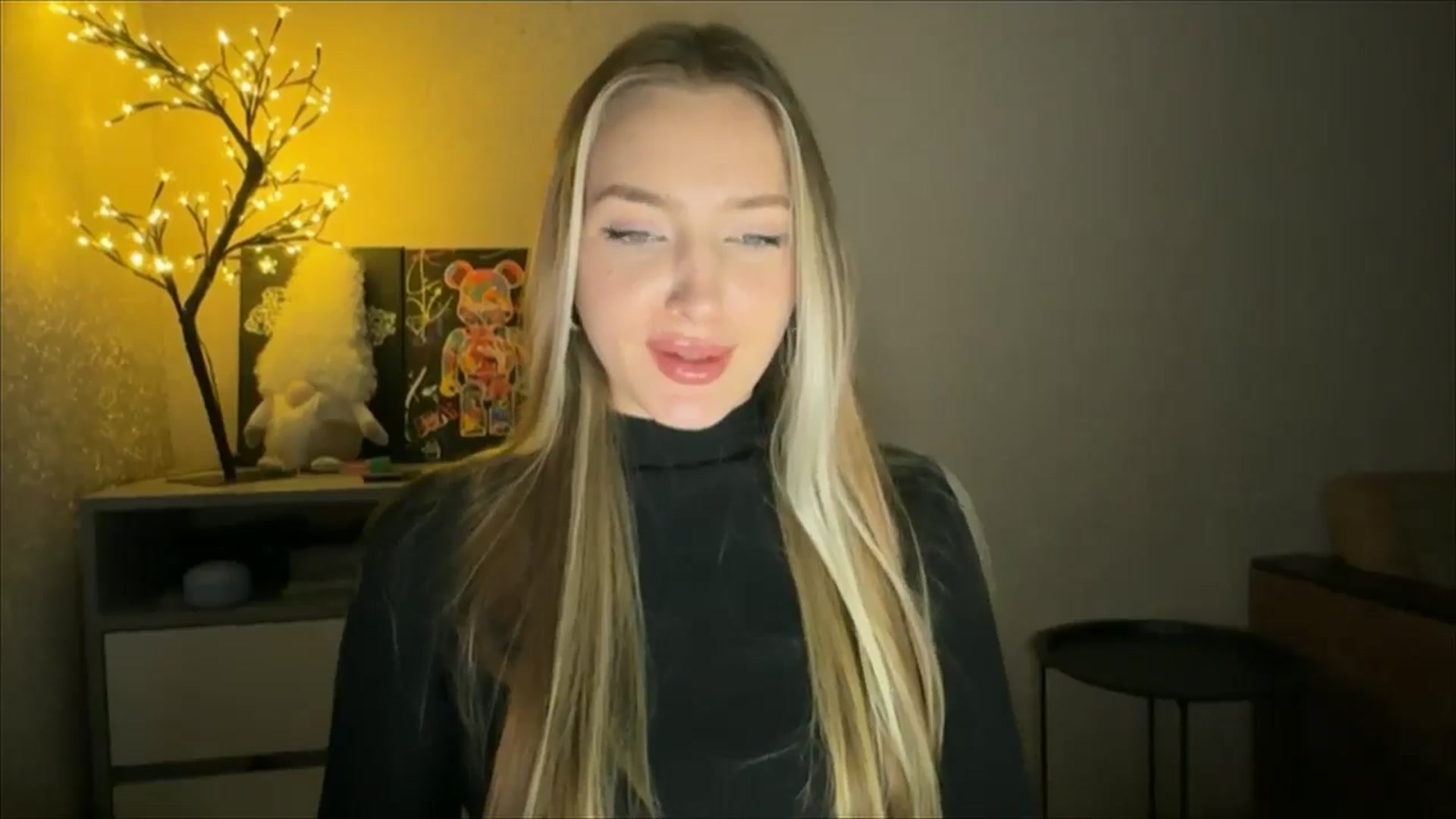 Gallery image thumbnail from My_Diana's myfreecams stream on, 11/30/2024, 22:50 image 16 of 20