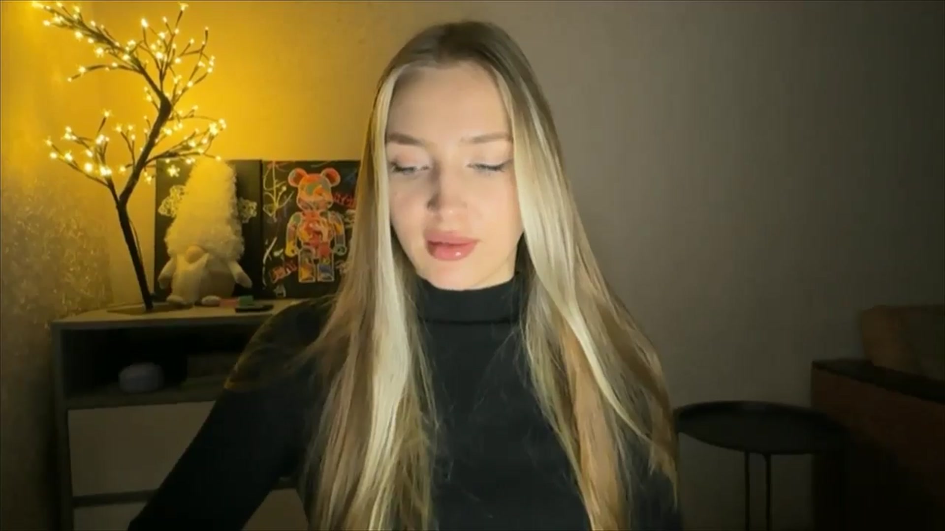 Gallery image thumbnail from My_Diana's myfreecams stream on, 11/30/2024, 22:50 image 10 of 20