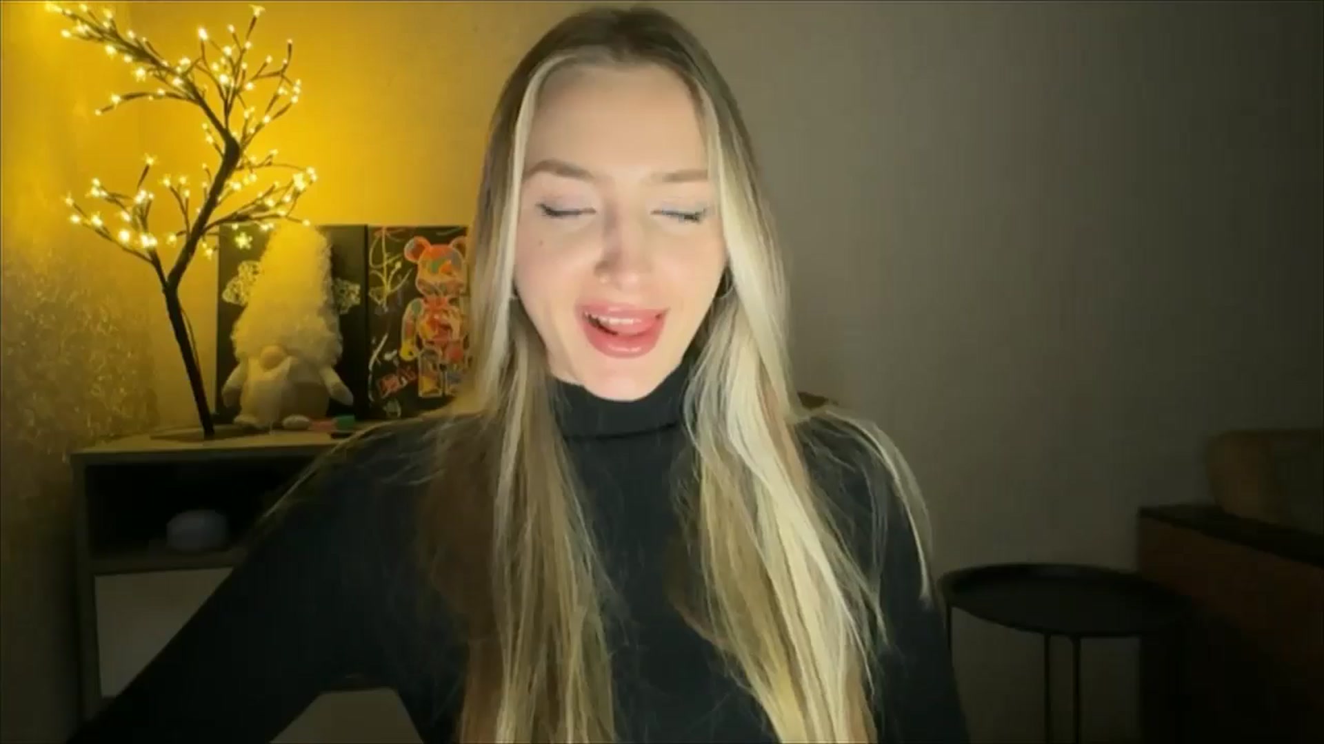 Gallery image thumbnail from My_Diana's myfreecams stream on, 11/30/2024, 22:50 image 14 of 20