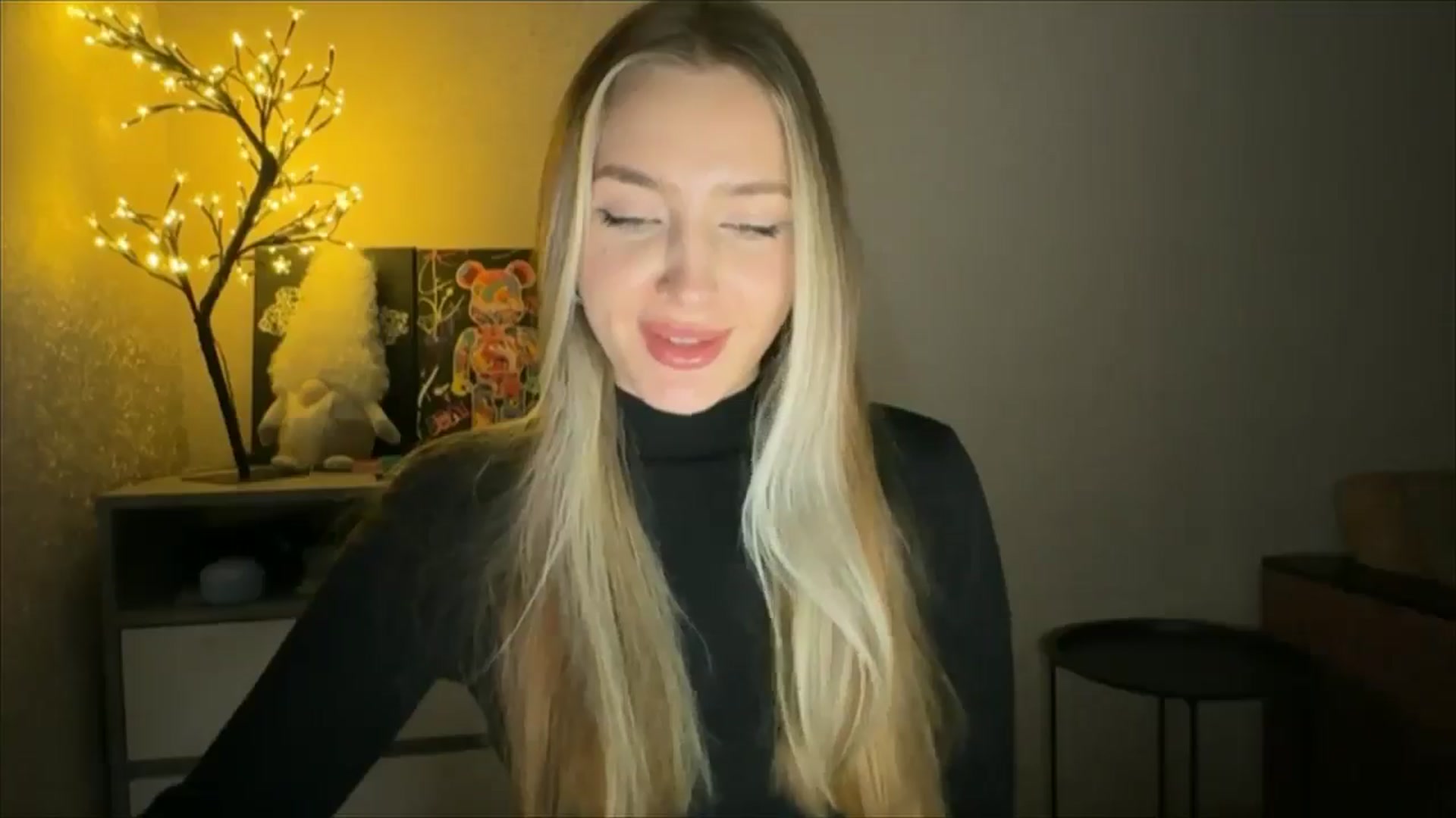 Gallery image thumbnail from My_Diana's myfreecams stream on, 11/30/2024, 22:50 image 18 of 20