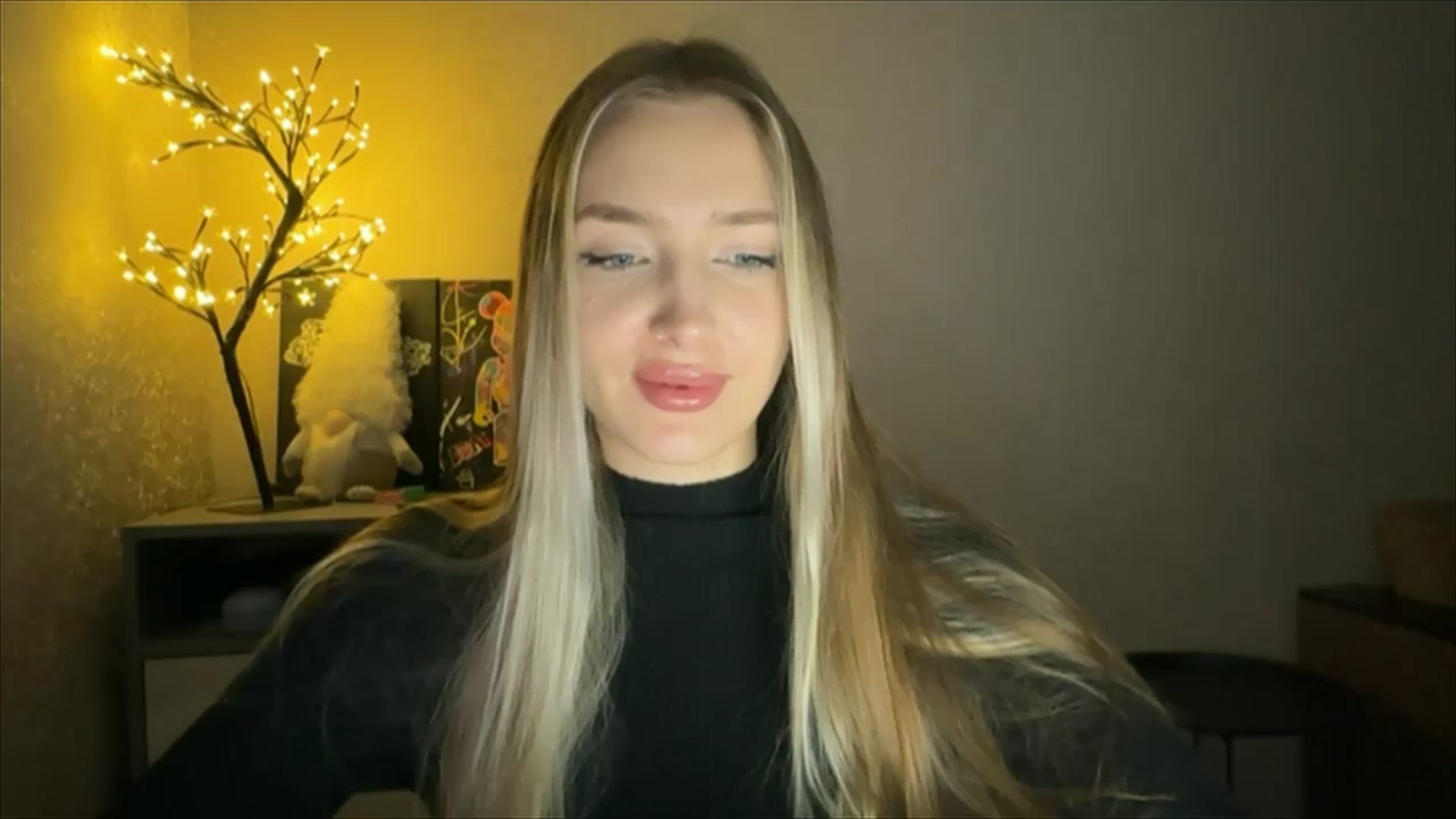 Gallery image thumbnail from My_Diana's myfreecams stream on, 11/30/2024, 23:36 image 10 of 20