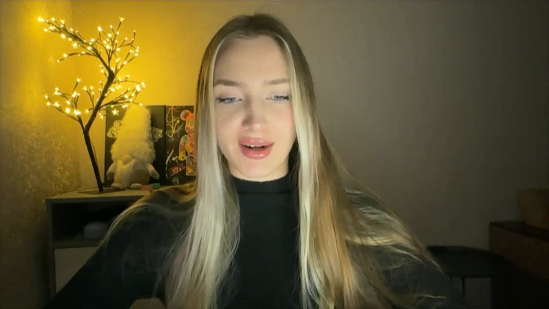 Gallery image thumbnail from My_Diana's myfreecams stream on, 11/30/2024, 23:36 image 9 of 20