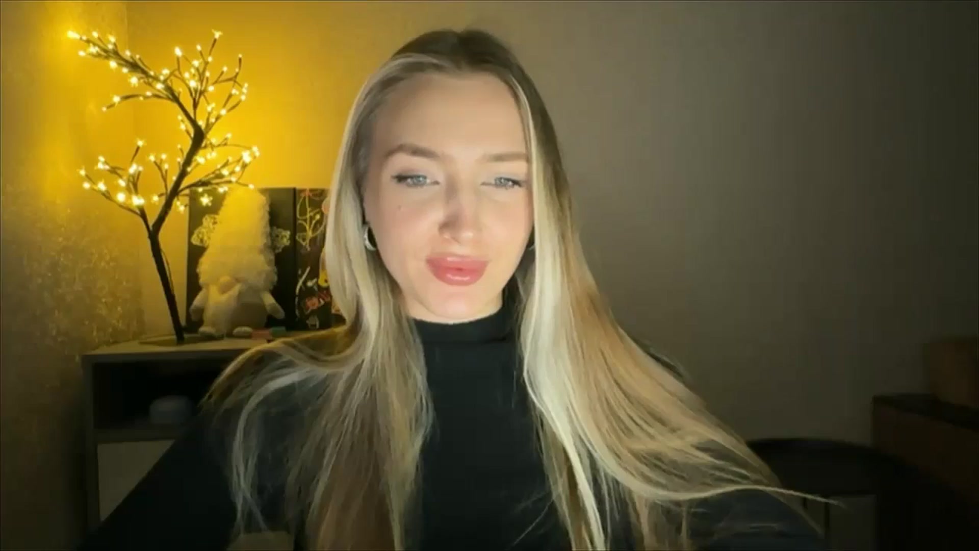 Gallery image thumbnail from My_Diana's myfreecams stream on, 11/30/2024, 23:36 image 16 of 20