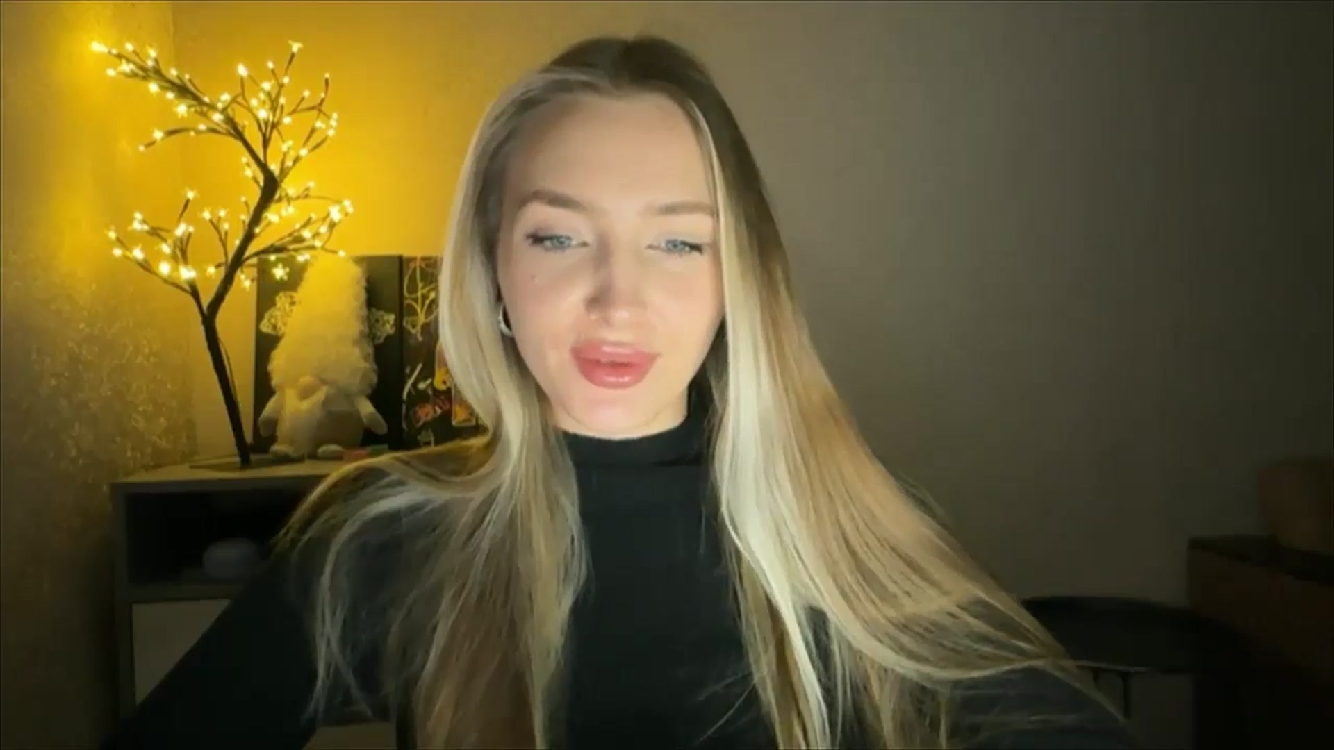 Gallery image thumbnail from My_Diana's myfreecams stream on, 11/30/2024, 23:36 image 14 of 20