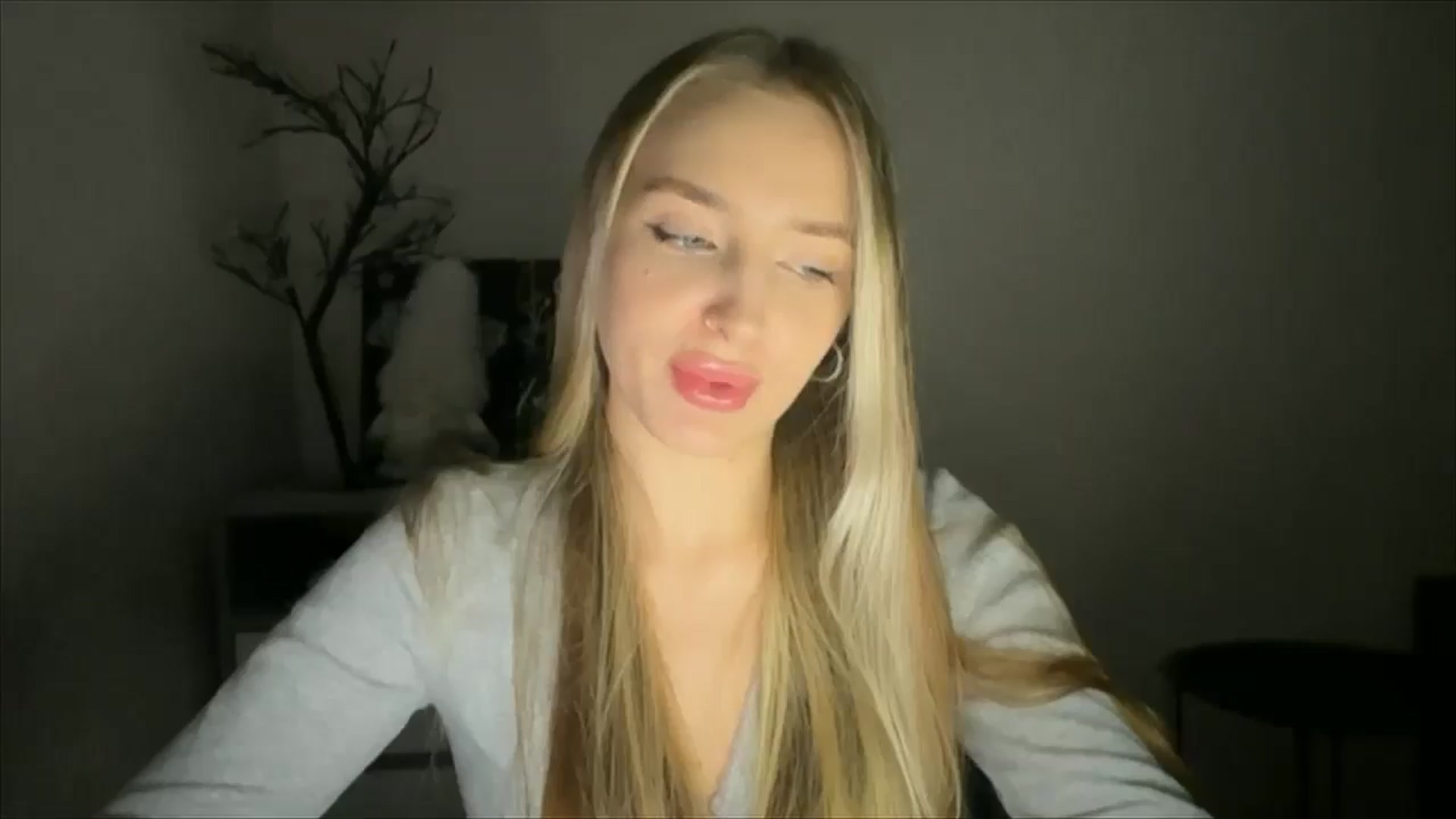 Gallery image thumbnail from My_Diana's myfreecams stream on, 12/01/2024, 16:06 image 13 of 20