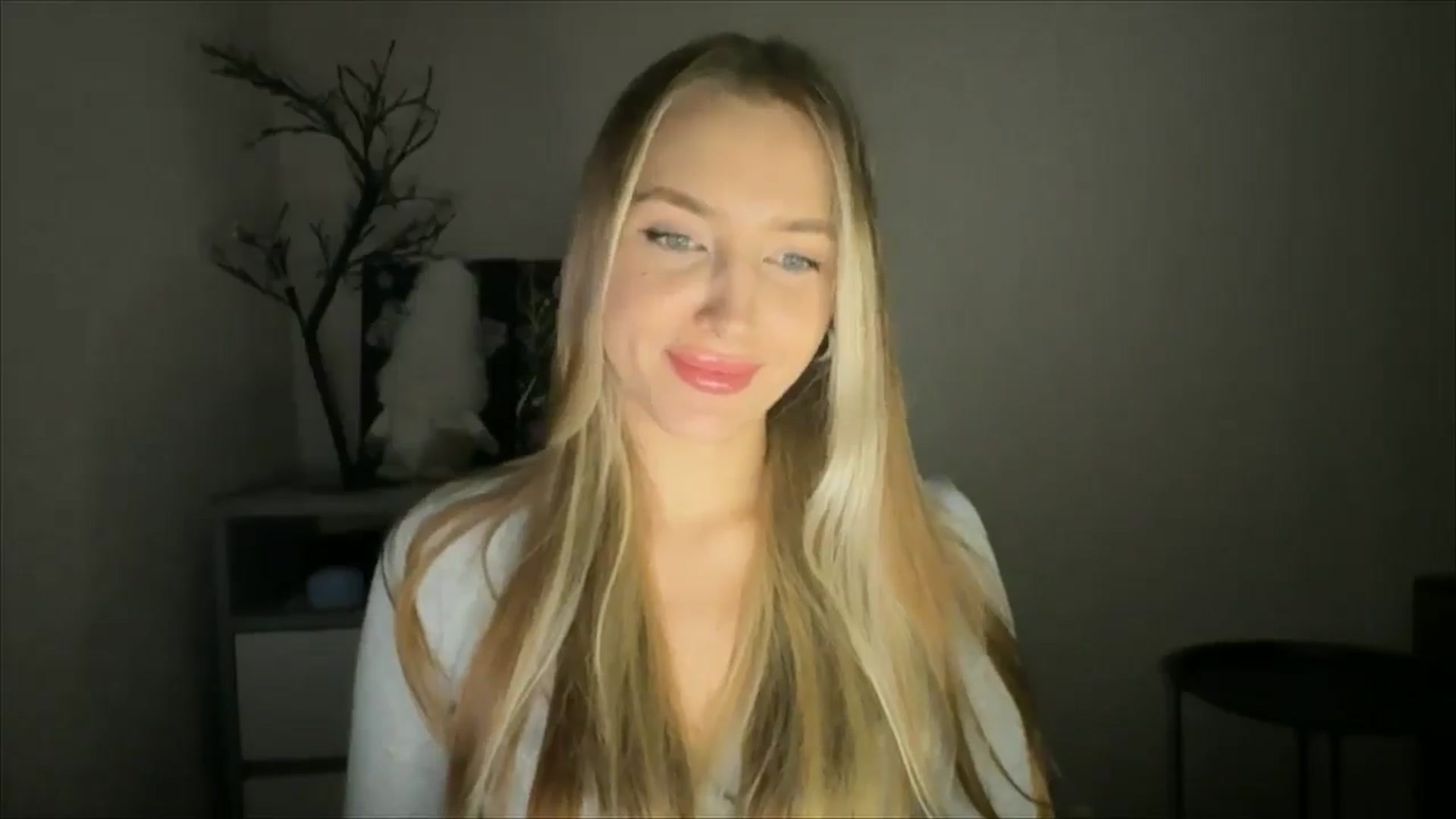 Gallery image thumbnail from My_Diana's myfreecams stream on, 12/01/2024, 16:06 image 12 of 20