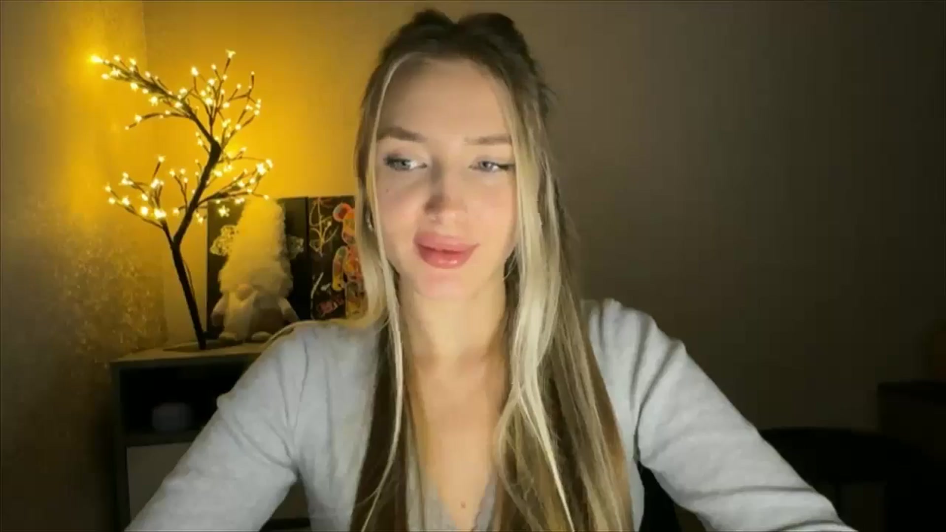Gallery image thumbnail from My_Diana's myfreecams stream on, 12/01/2024, 21:56 image 14 of 20