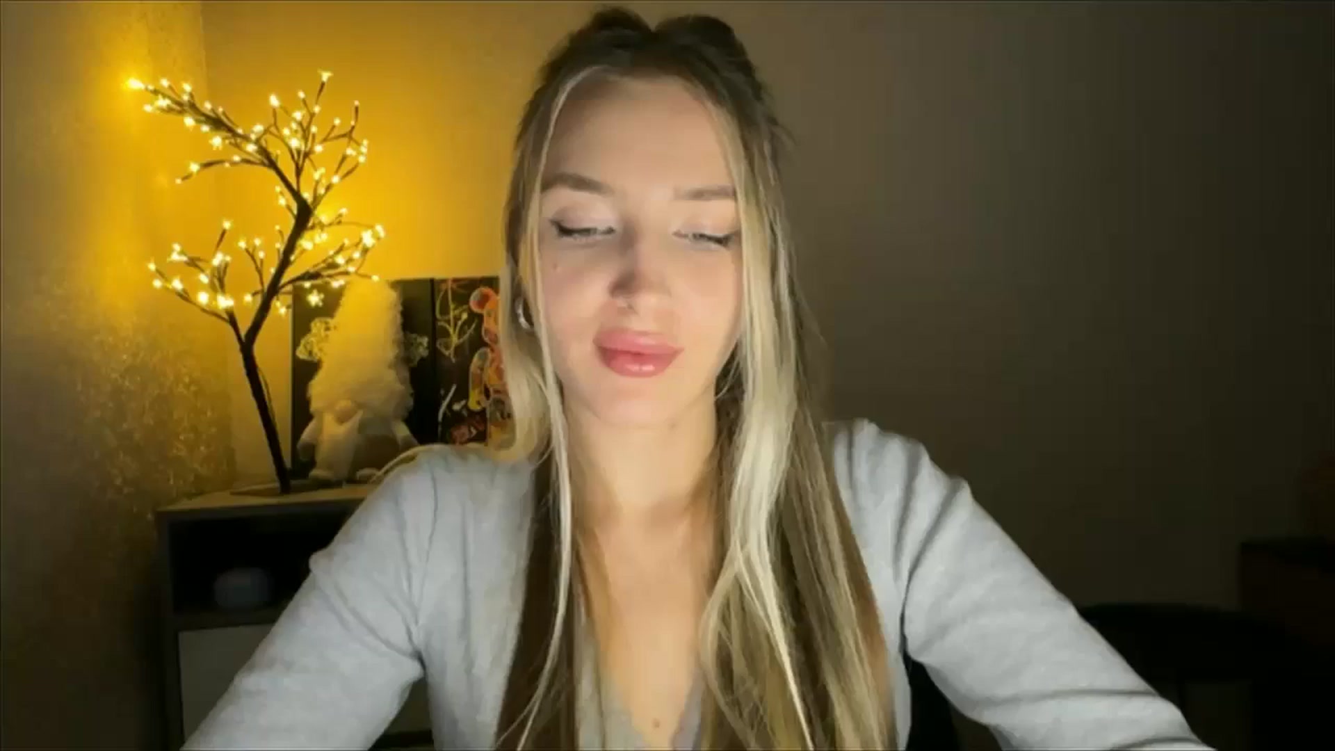 Gallery image thumbnail from My_Diana's myfreecams stream on, 12/01/2024, 21:56 image 15 of 20