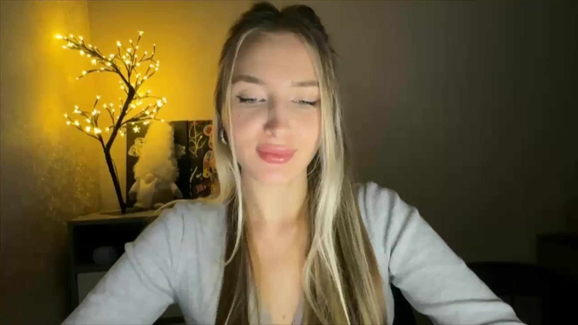 Gallery image thumbnail from My_Diana's myfreecams stream on, 12/01/2024, 21:56 image 9 of 20