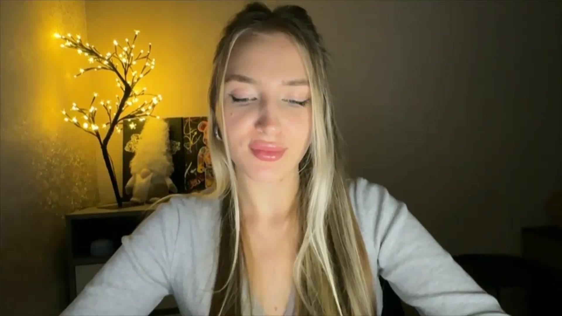 Gallery image thumbnail from My_Diana's myfreecams stream on, 12/01/2024, 21:56 image 10 of 20