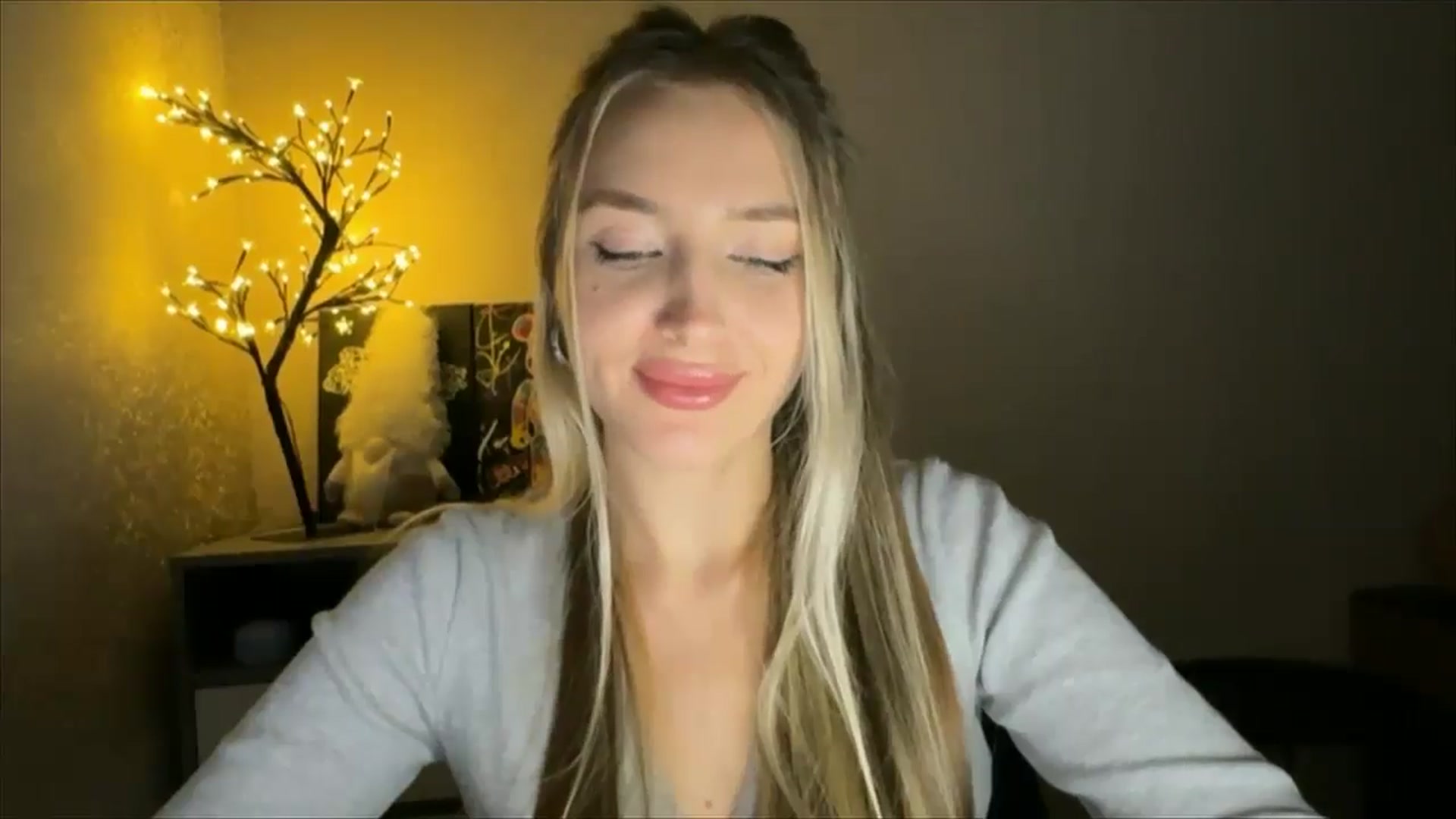 Gallery image thumbnail from My_Diana's myfreecams stream on, 12/01/2024, 21:56 image 11 of 20