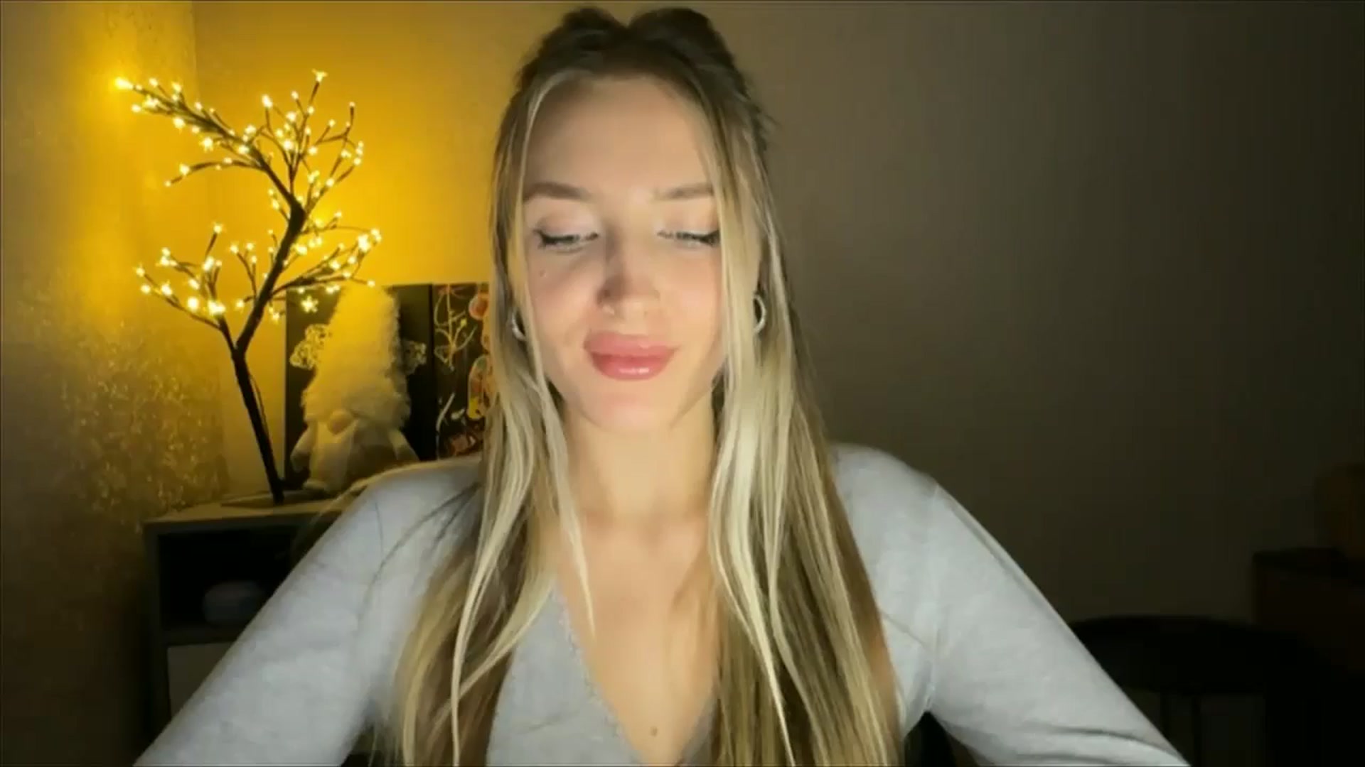 Gallery image thumbnail from My_Diana's myfreecams stream on, 12/01/2024, 22:11 image 7 of 20