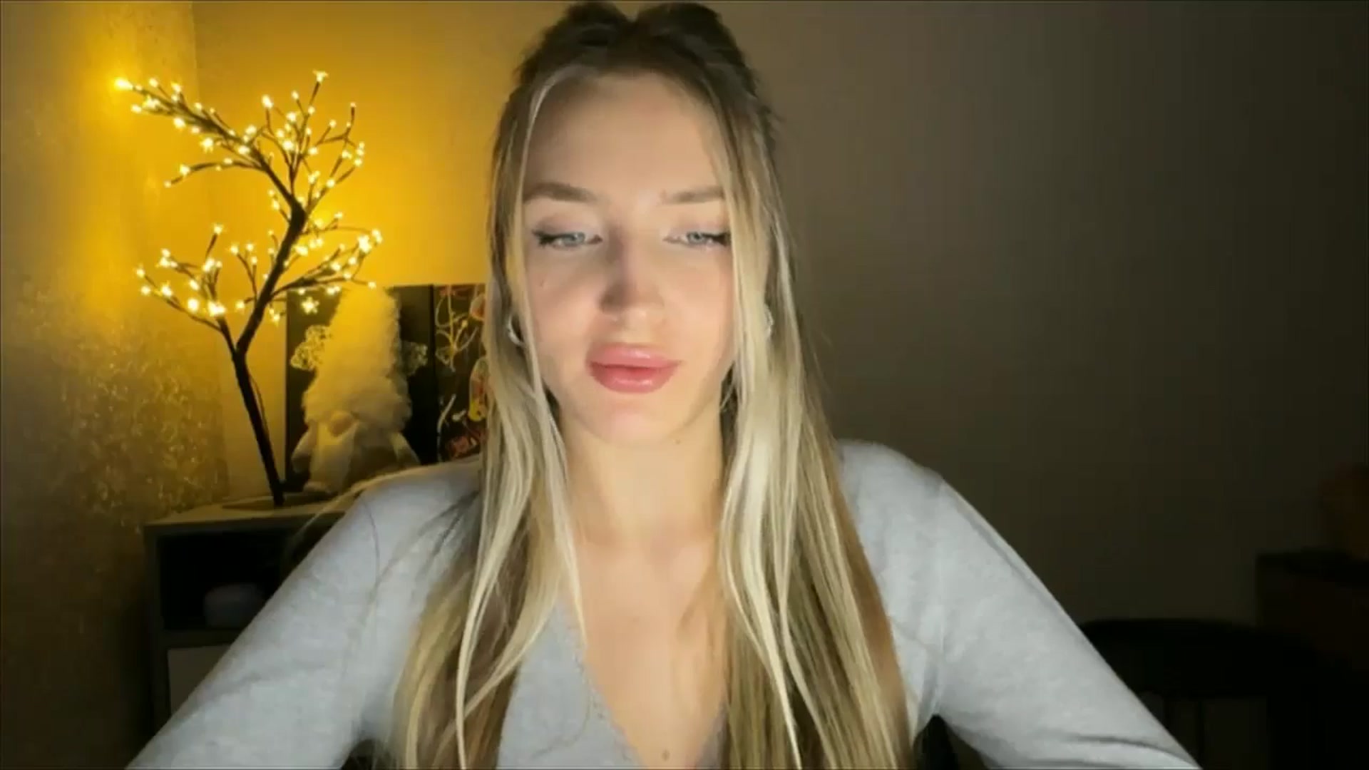 Gallery image thumbnail from My_Diana's myfreecams stream on, 12/01/2024, 22:11 image 6 of 20