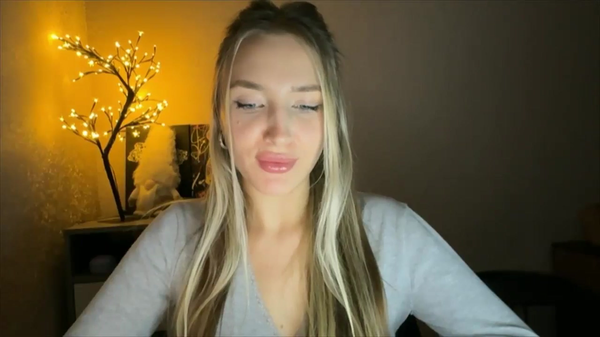 Gallery image thumbnail from My_Diana's myfreecams stream on, 12/01/2024, 22:11 image 14 of 20