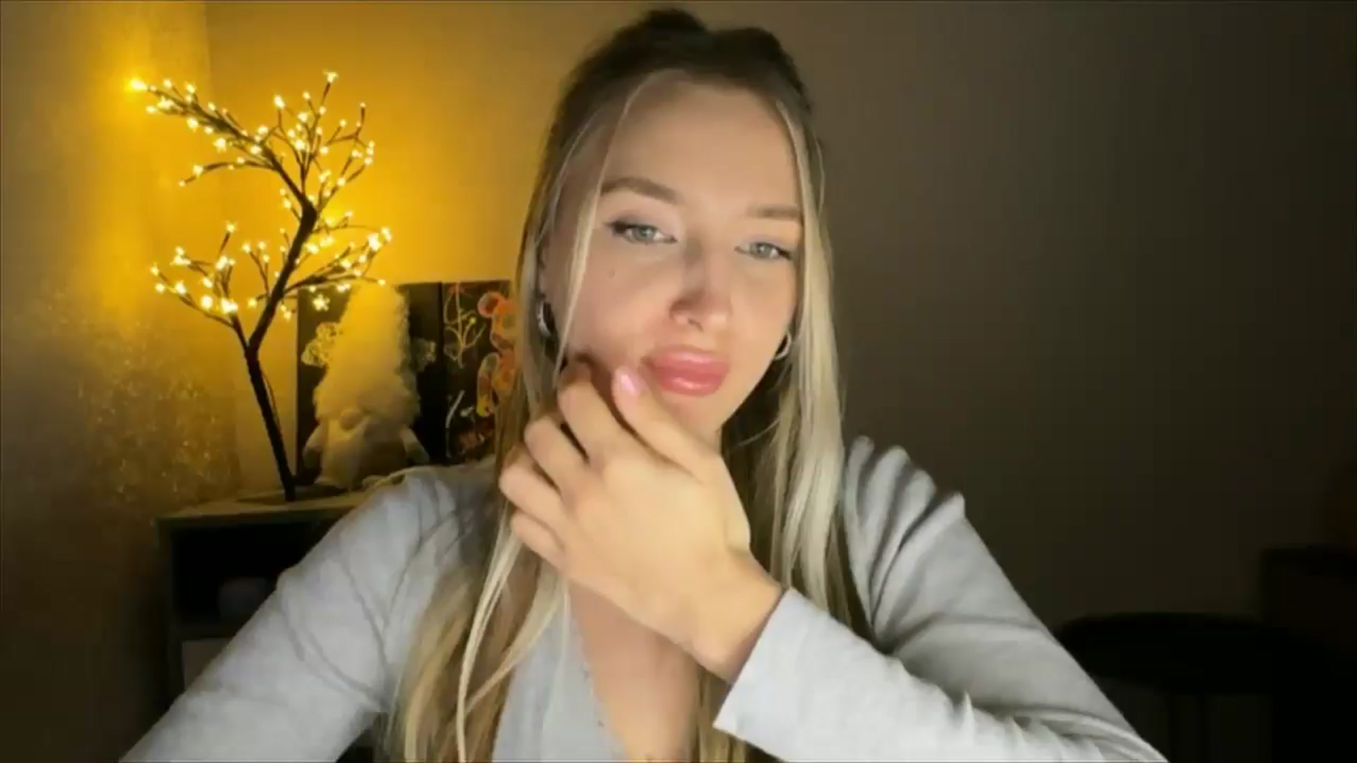 Gallery image thumbnail from My_Diana's myfreecams stream on, 12/01/2024, 22:11 image 1 of 20