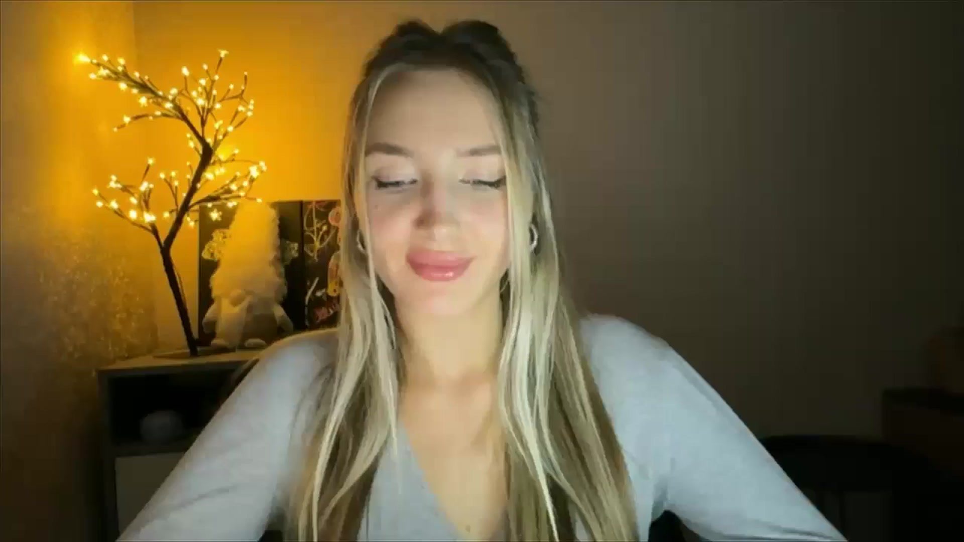 Gallery image thumbnail from My_Diana's myfreecams stream on, 12/01/2024, 22:11 image 18 of 20
