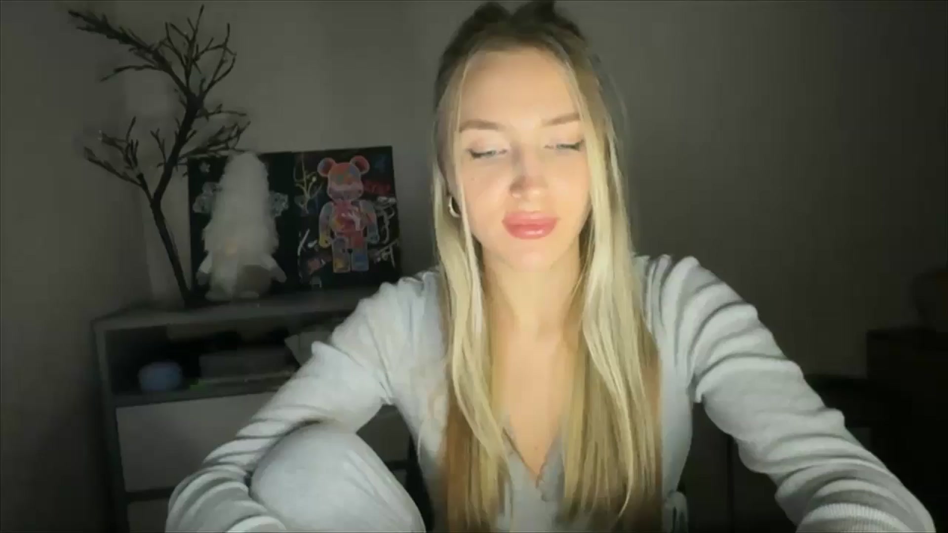 Gallery image thumbnail from My_Diana's myfreecams stream on, 12/01/2024, 23:00 image 15 of 20