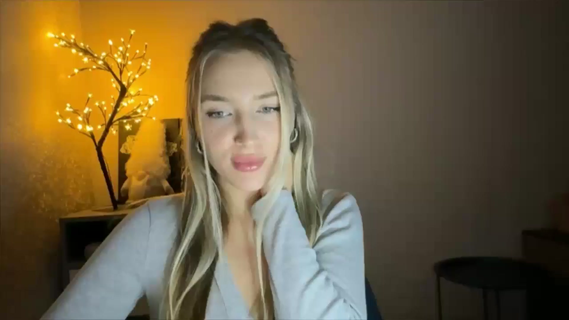 Gallery image thumbnail from My_Diana's myfreecams stream on, 12/01/2024, 23:00 image 2 of 20